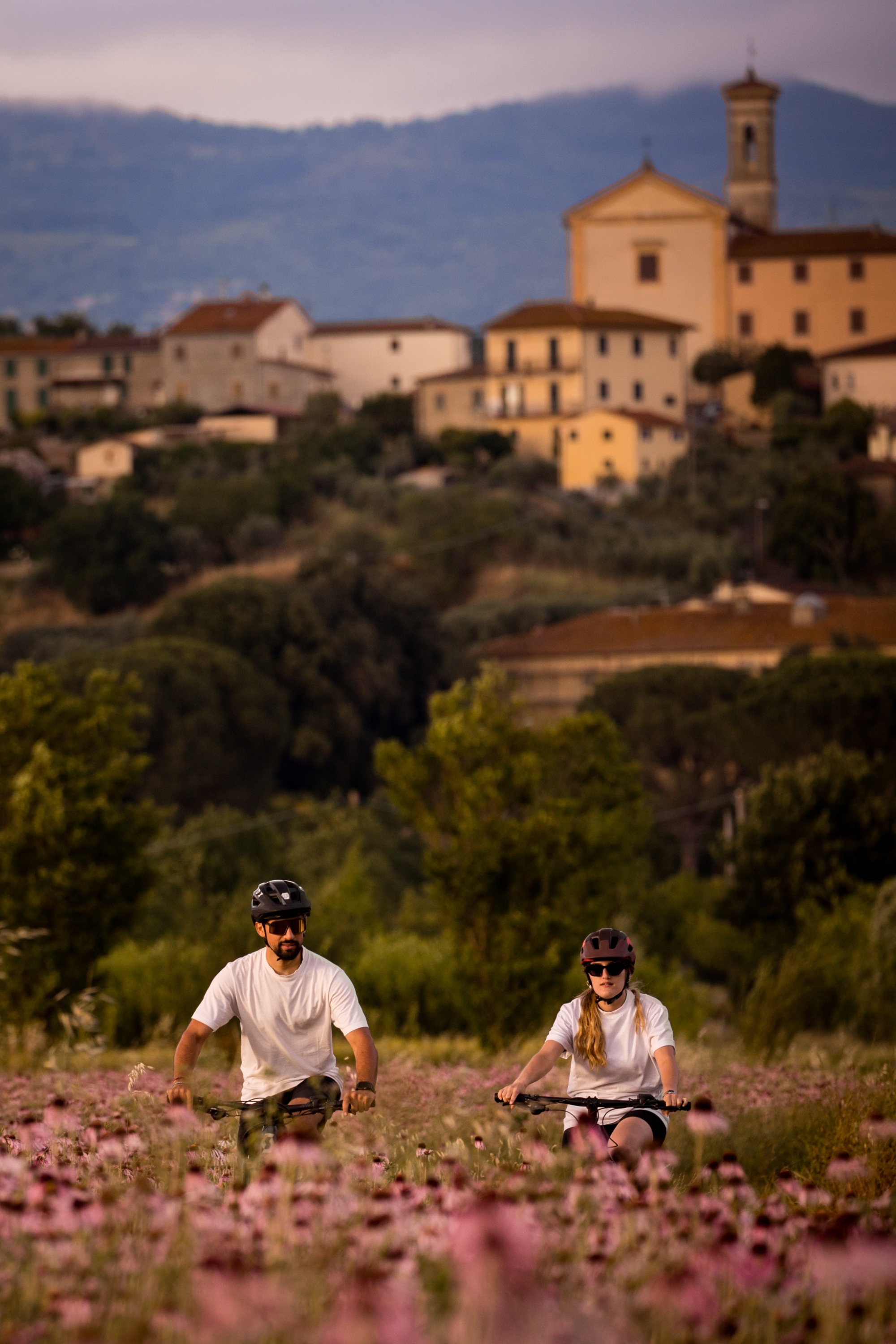 Un tour in eBike per scoprire il territorio della Valdichiana e degustare il vino di una cantina locale
