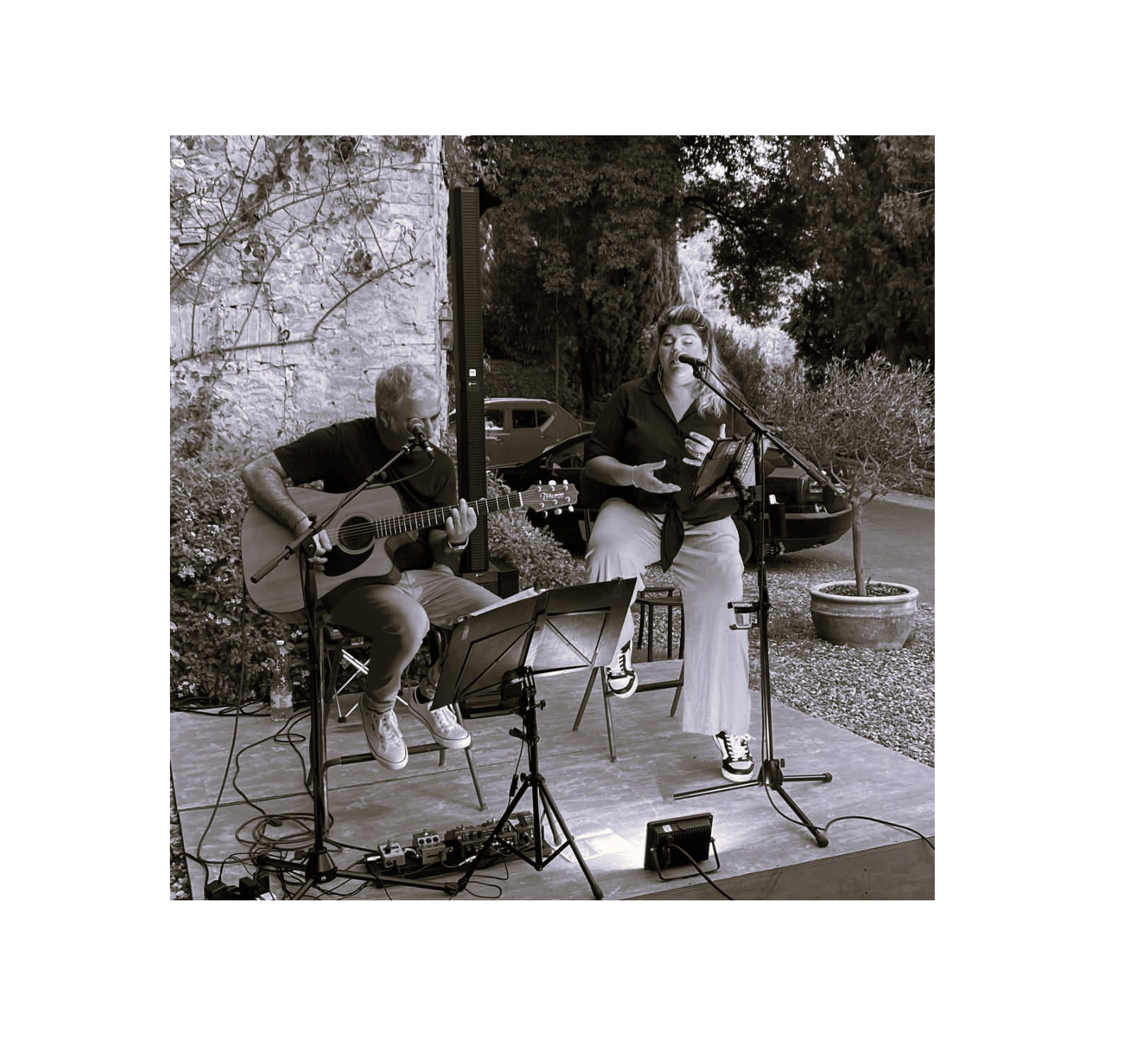 Aperitivi in musica all’enoteca del Castello