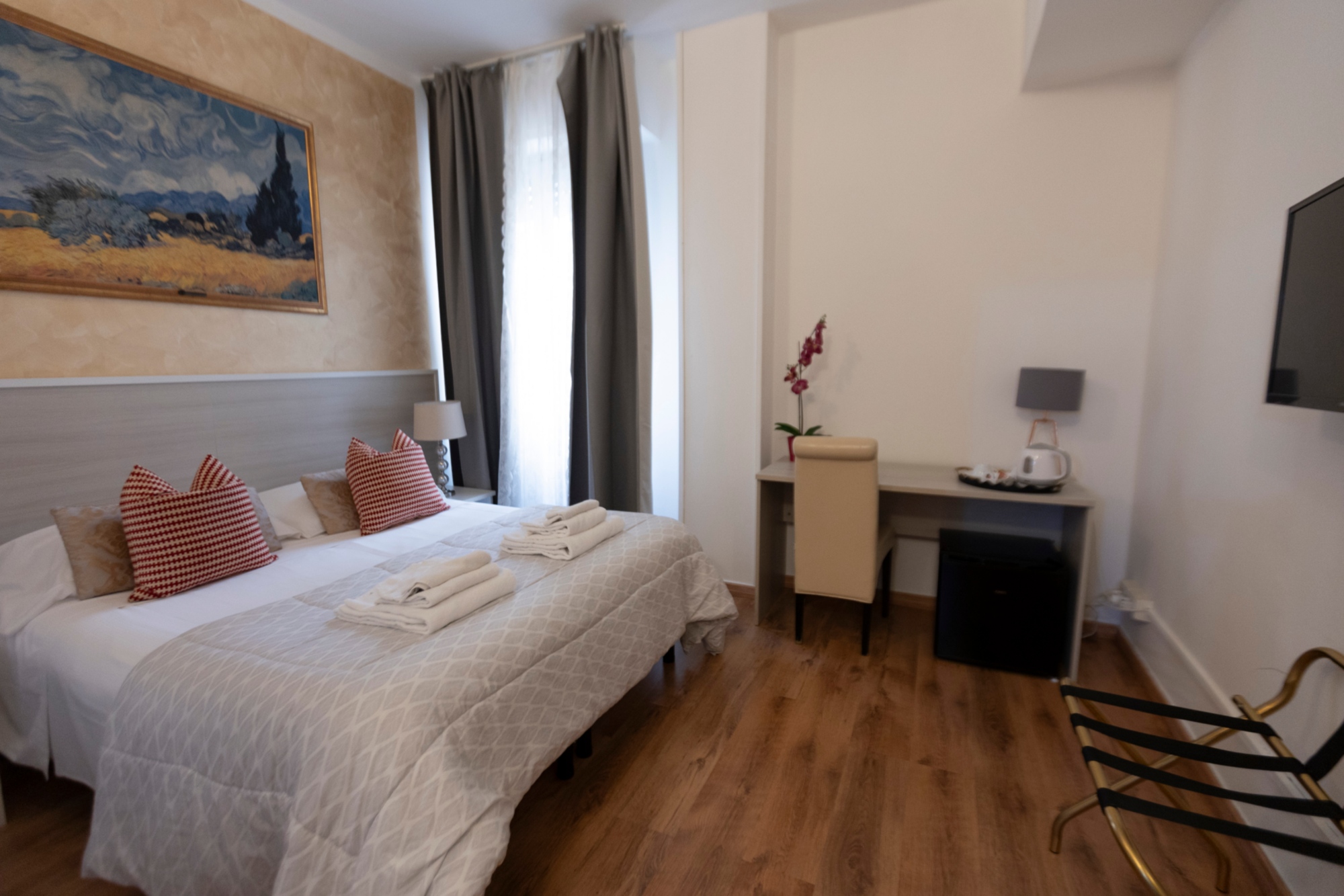 Double or twin room with a view of the courtyard; en-suite bathroom with shower