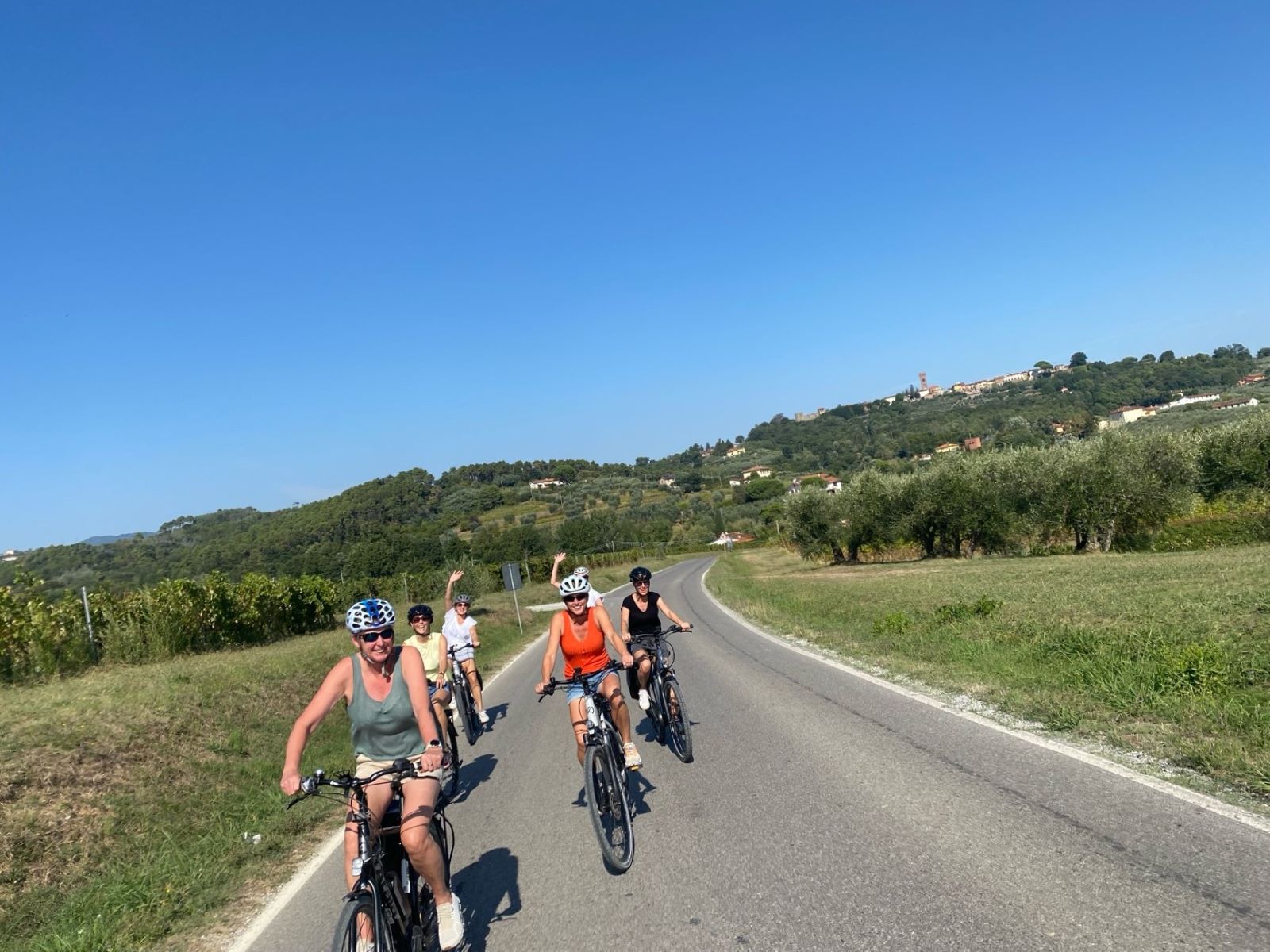 Bike tour through Lucca’s countryside until Montecarlo with wine tasting 