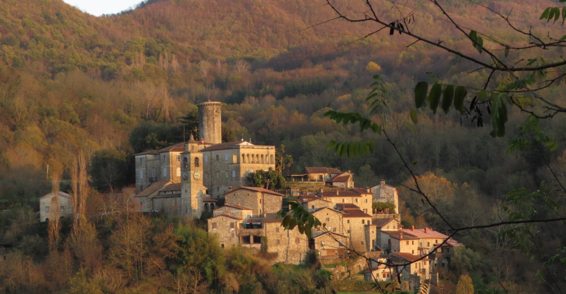 Veduta del borgo di Bagnone Veduta del borgo di Bagnone