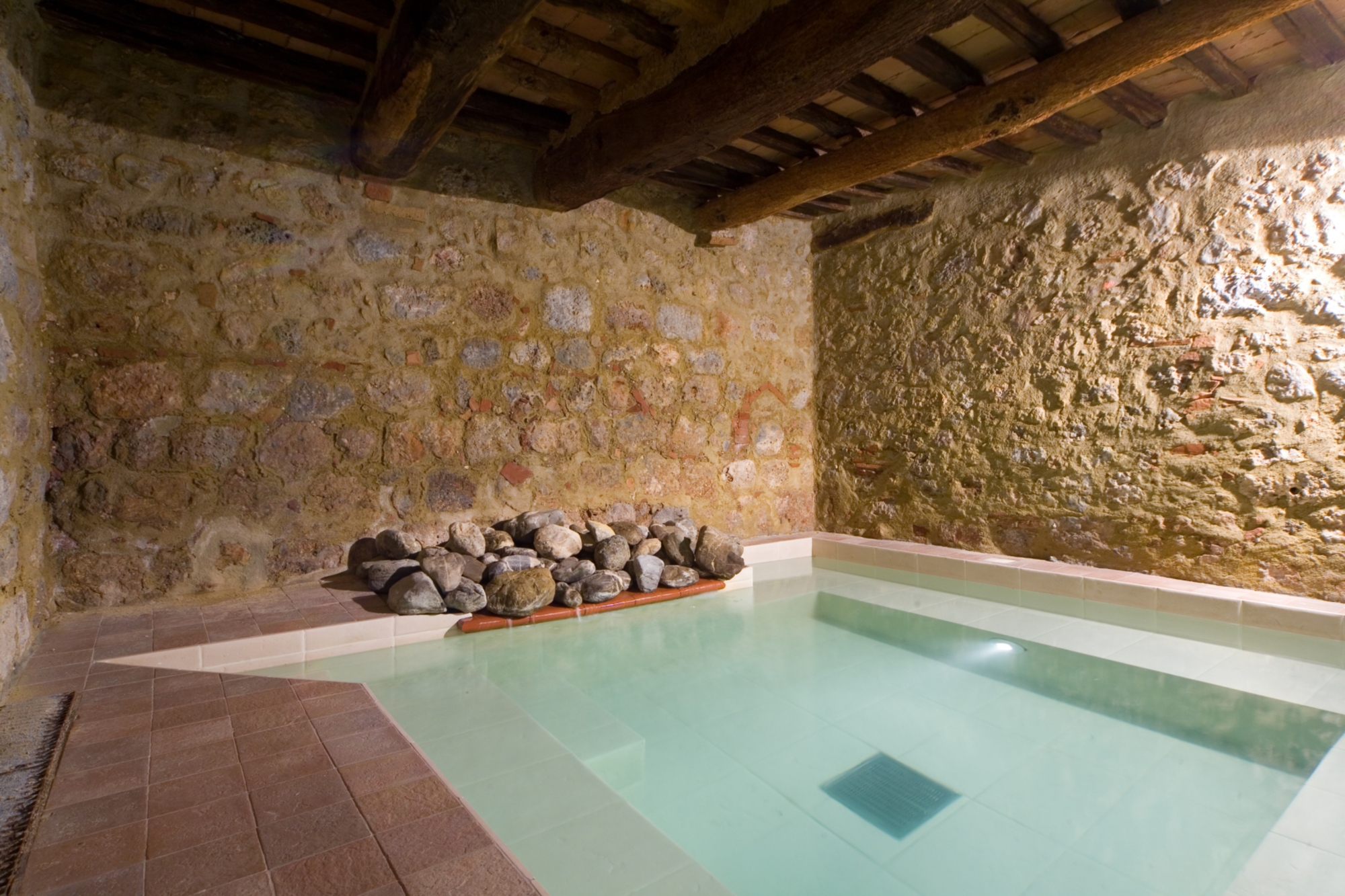 Antico Borgo Poggiarello residence in Tuscany with swimming pool