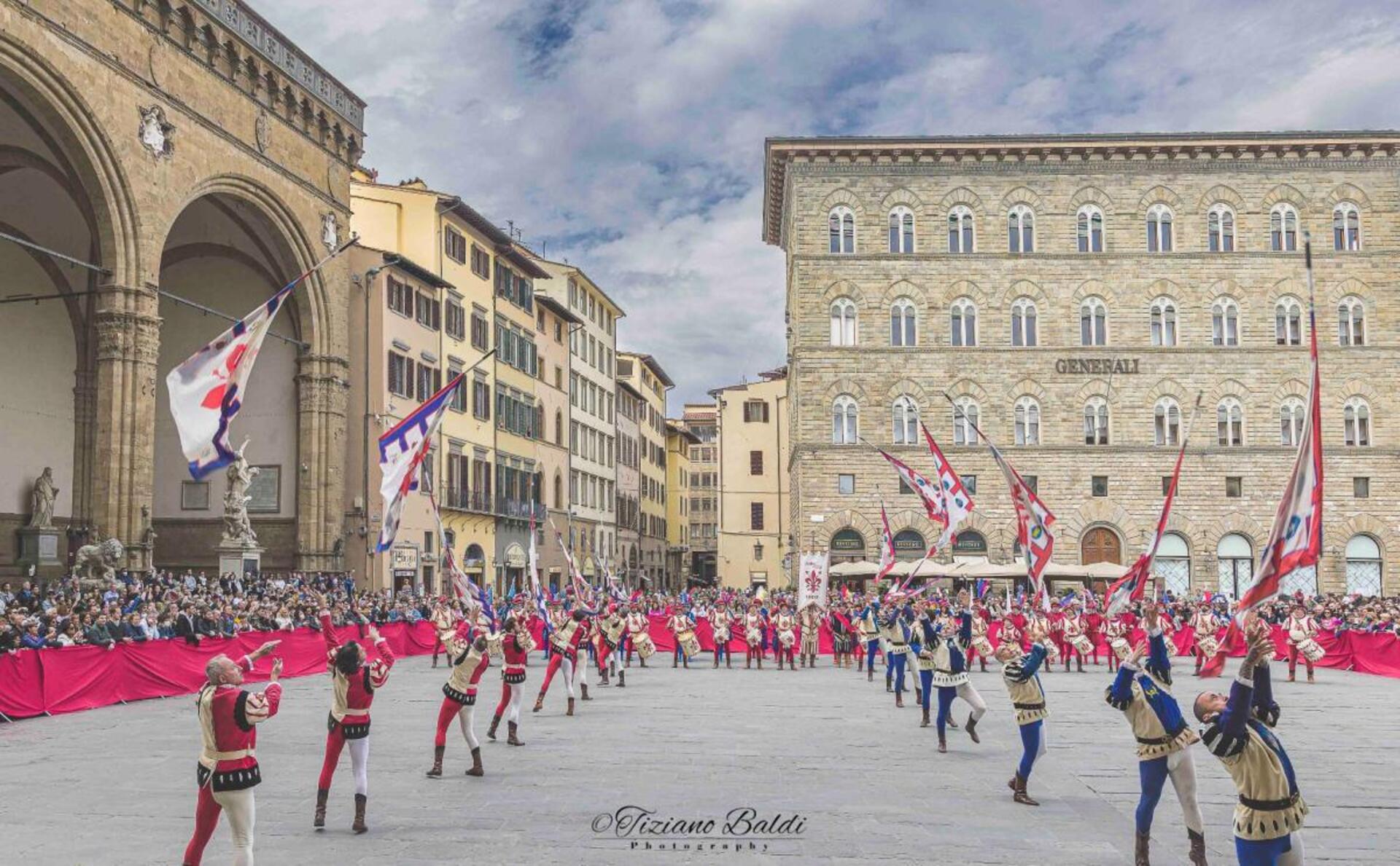 Spectacle des Bandierai degli Uffizi sur la Piazza della Signoria