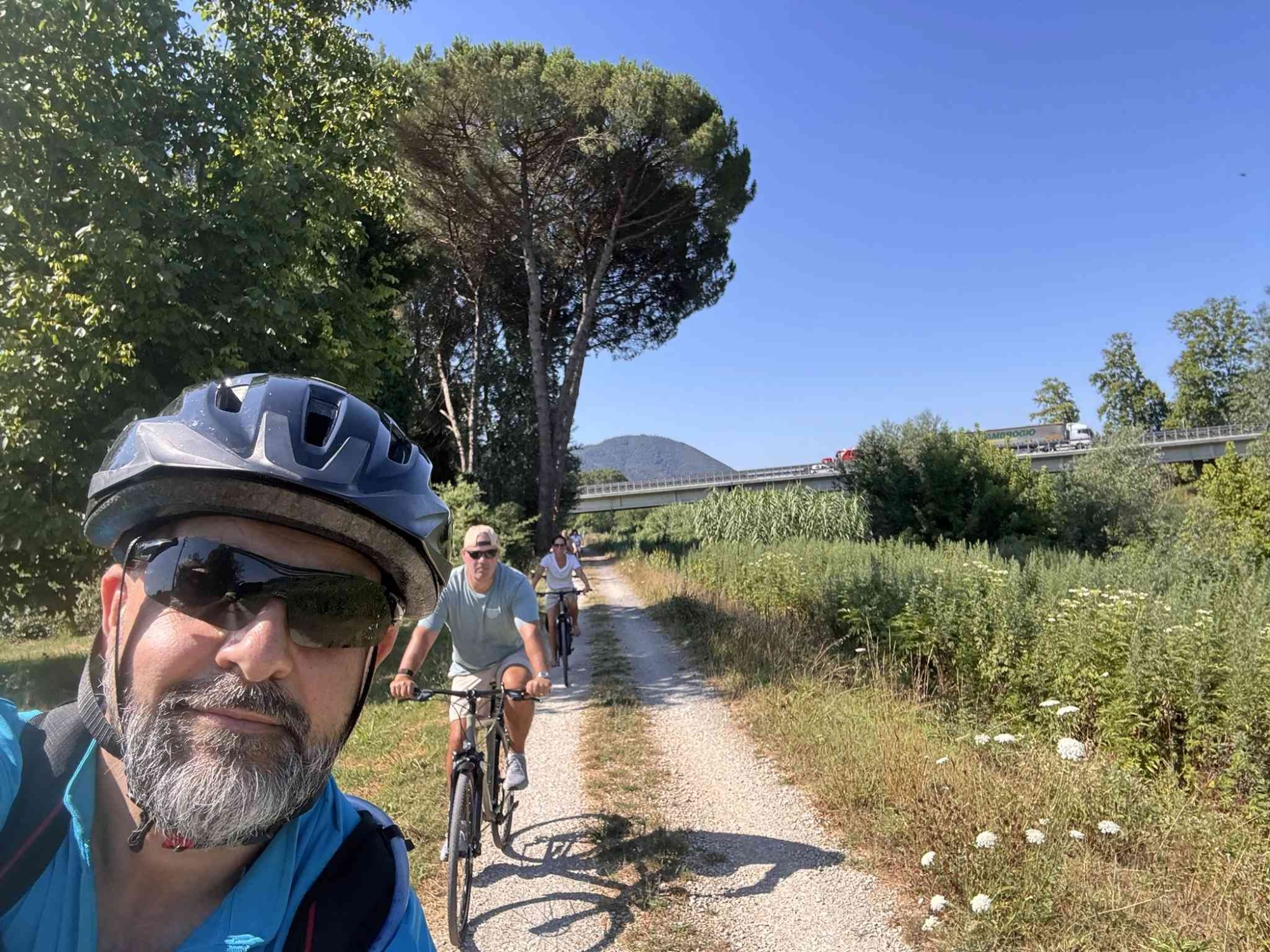 Tour guidato in e-bike di Lucca con degustazione di vini