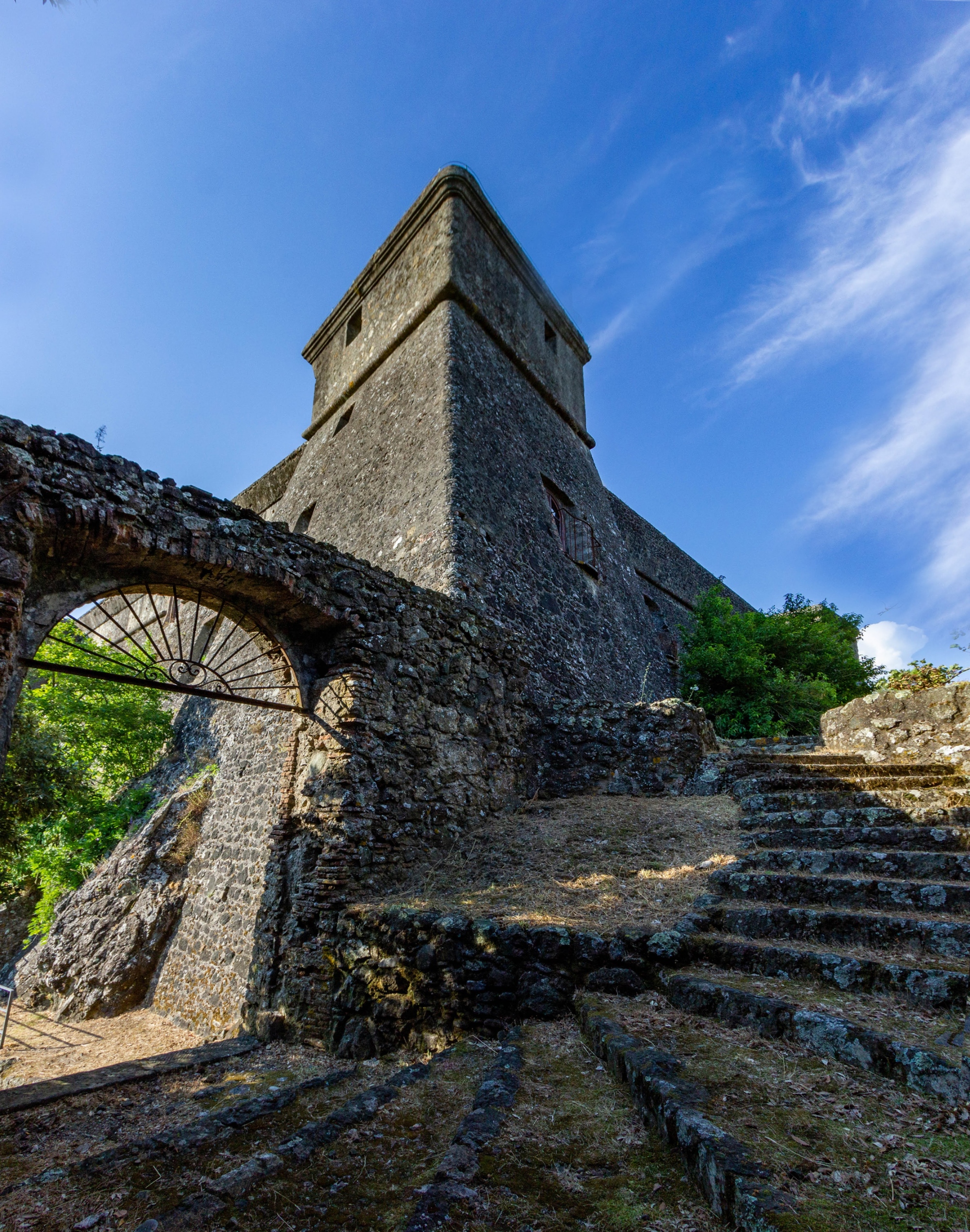 La Fortezza della Brunella è un’imponente fortificazione rinascimentale che si trova nel centro storico di Aulla