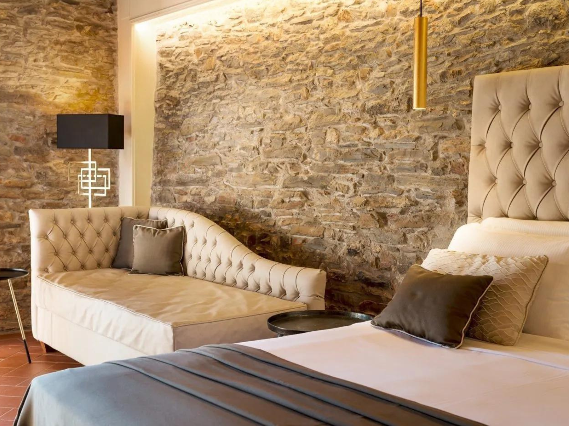 Calidario hotel costa etruschi camera matrimoniale con divanetto