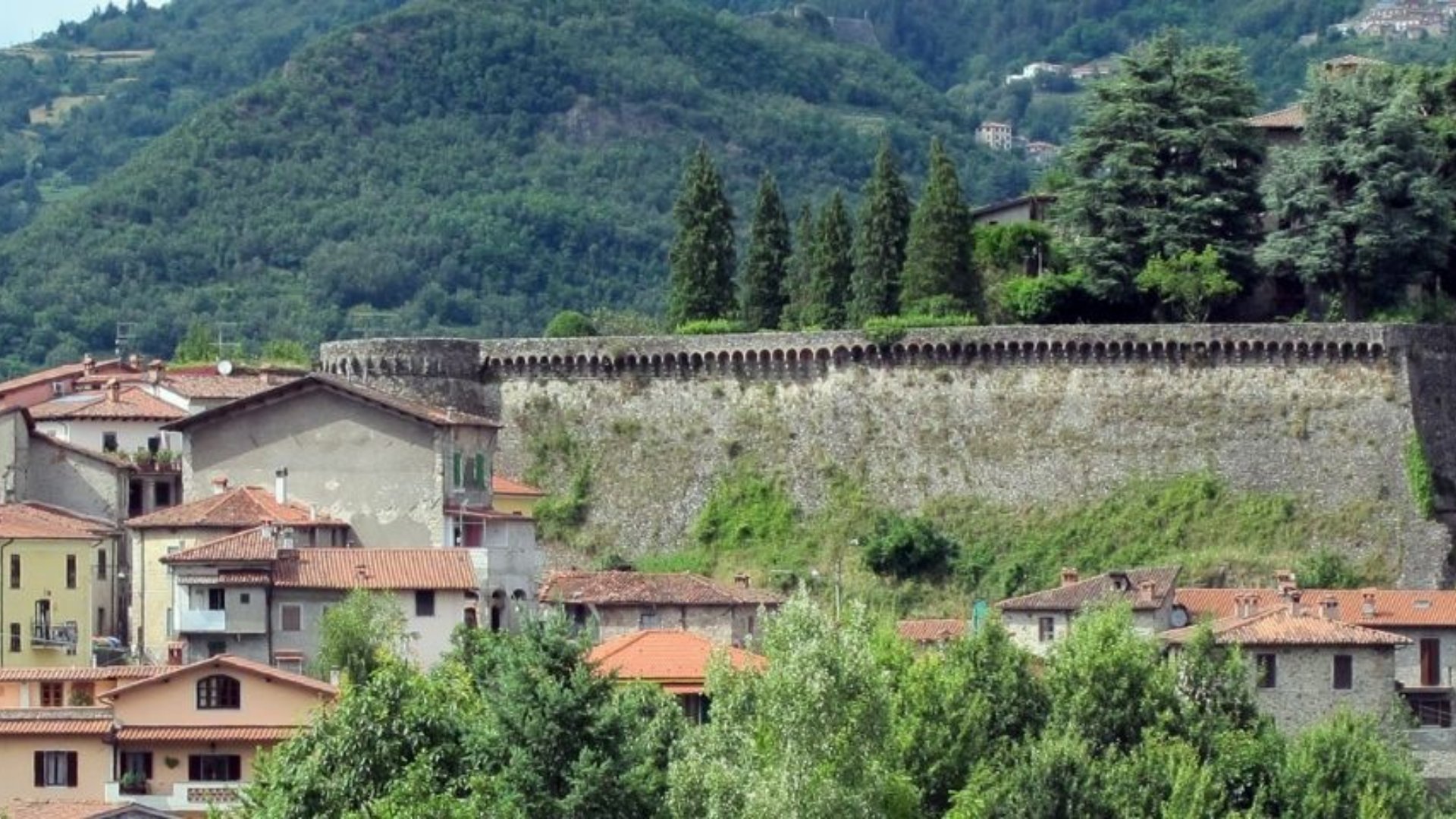 Visita guidata dal Castellaccio di Bacciano alla Rocca degli Estensi di Camporgiano