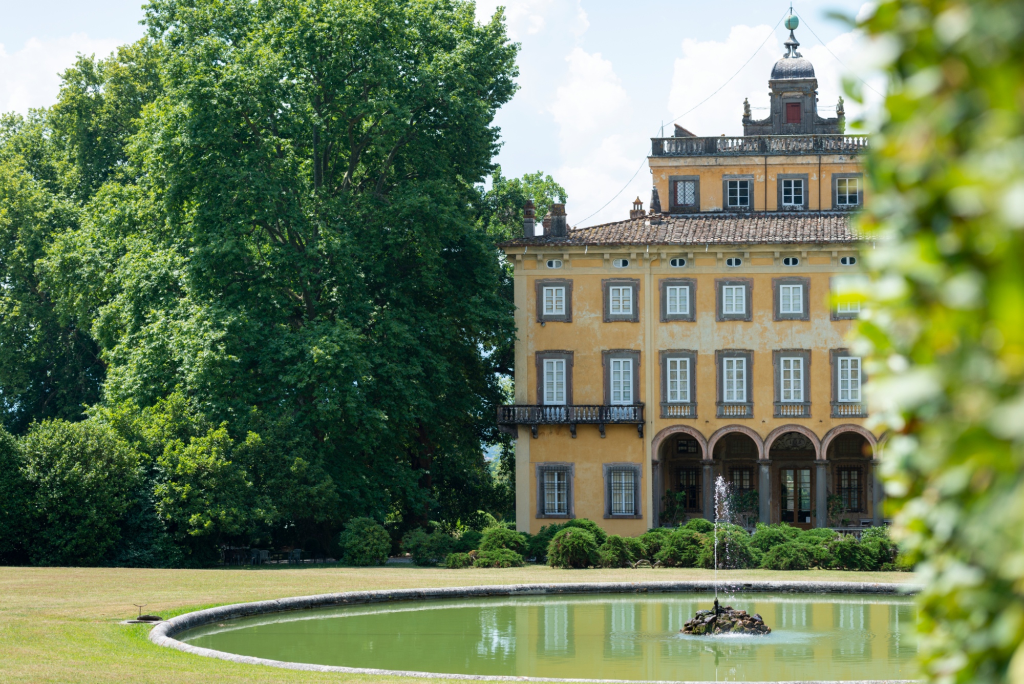 A magnificent stay in the countryside of Lucca among the historic Villas