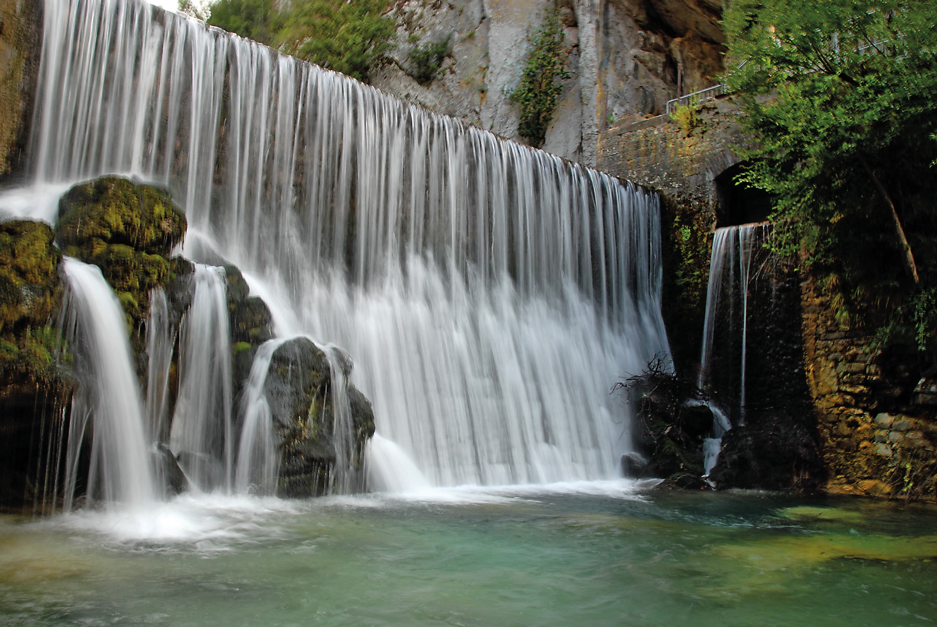 La cascata di Equi terme