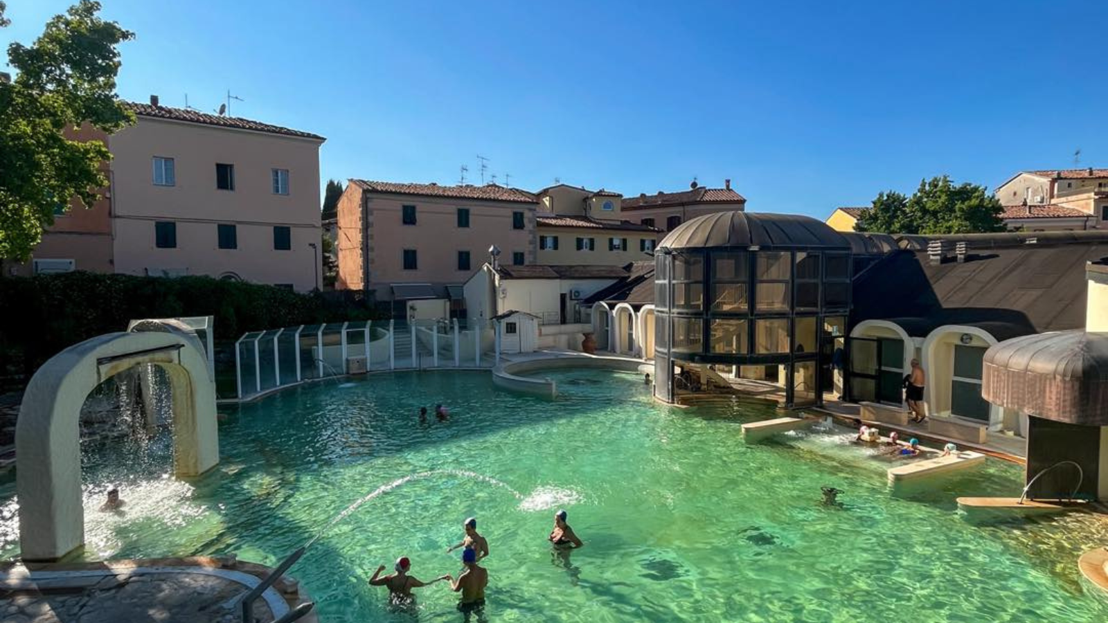 Immagine delle terme di Casciana e della piscina esterna
