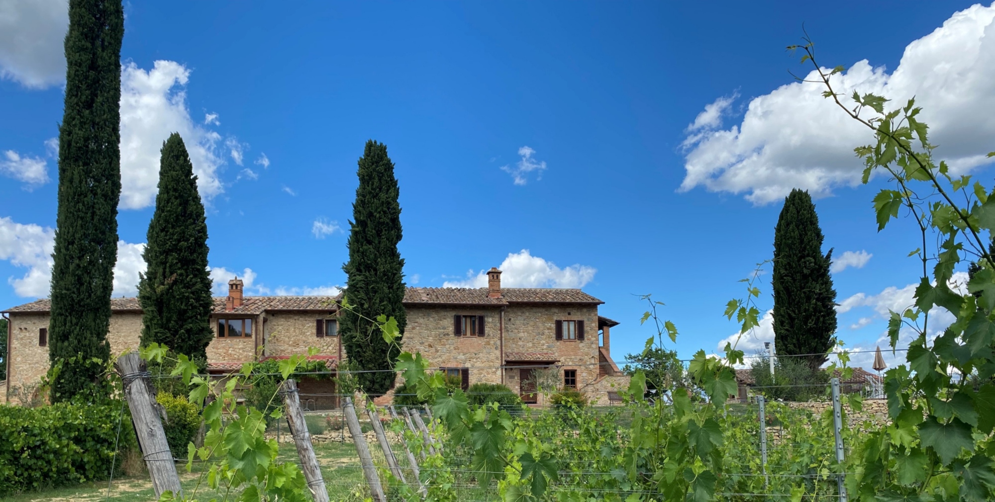 Vista panoramica dell'edificio dell'agriturismo Tenuta Sovestro