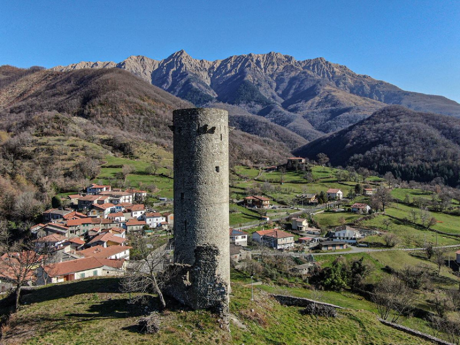 Die Burg von Comano