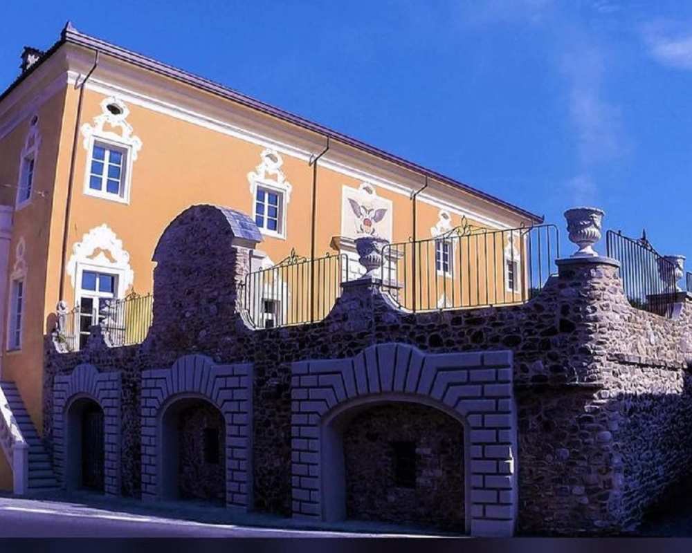 Vue du château de Pallerone