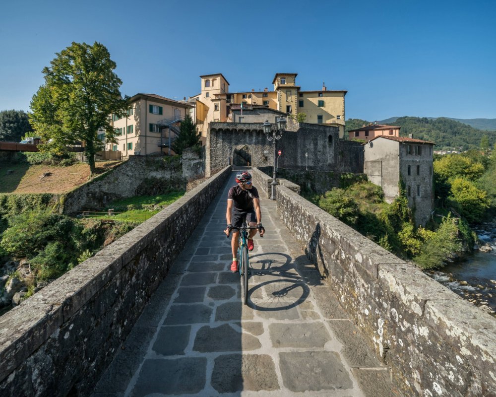 Porta Miccia e il Ponte di Santa Lucia