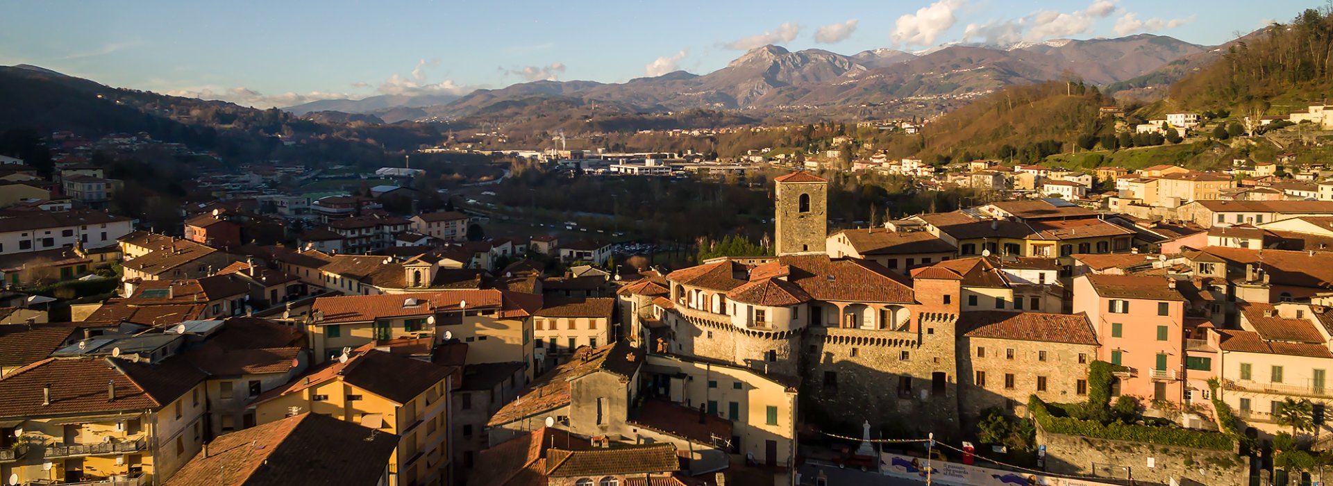 La cittadina di Castelnuovo Garfagnana con il suo castello medievale