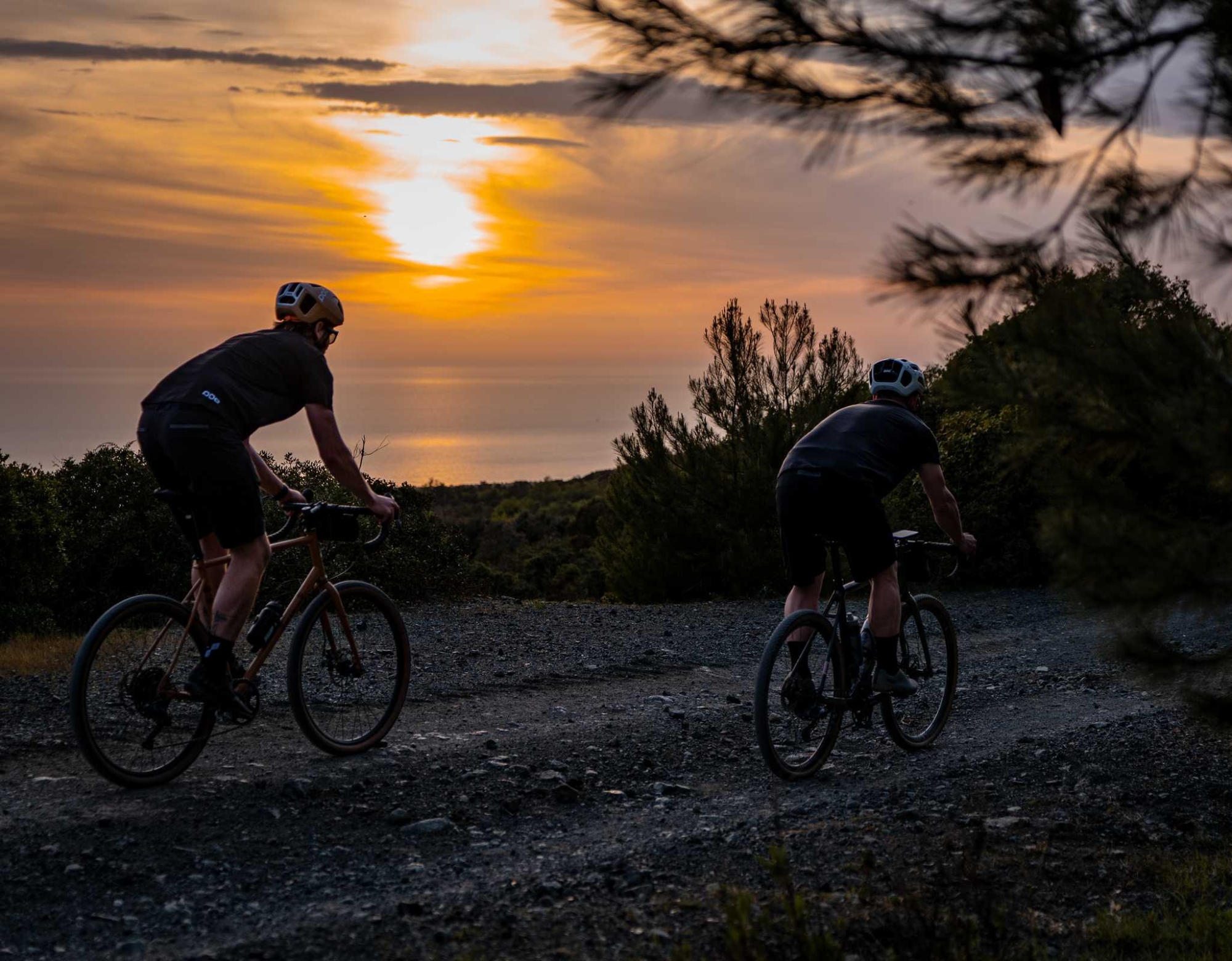 In bici al tramonto nella Costa degli Etruschi