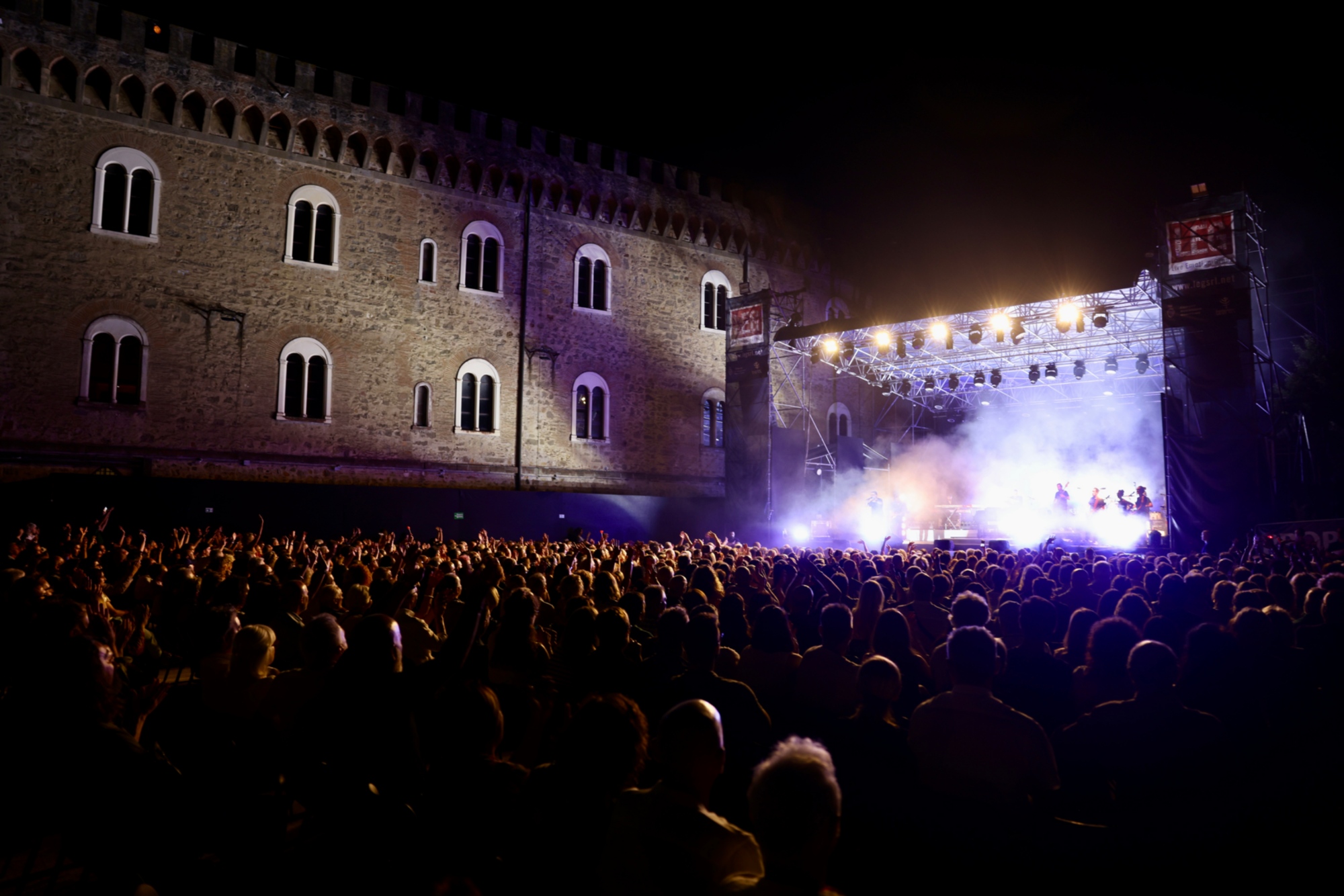 Una delle serate del Festival con una grande affluenza di pubblico