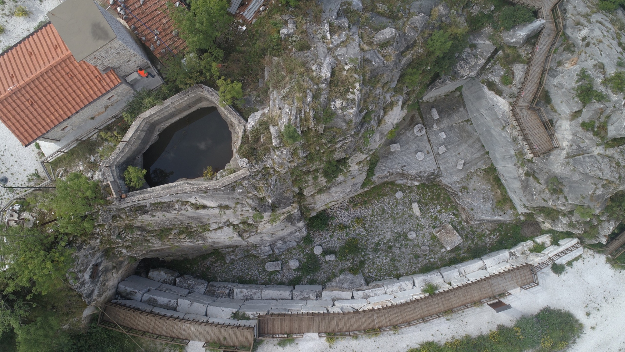 Immagine del sito archeologico di Fossacava