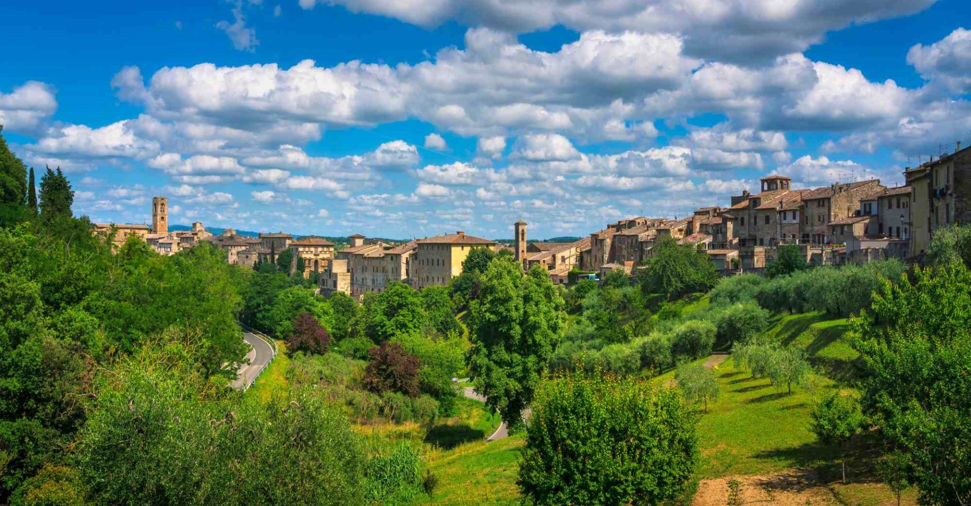 colle-di-val-delsa-panomrama-esterno.jpg