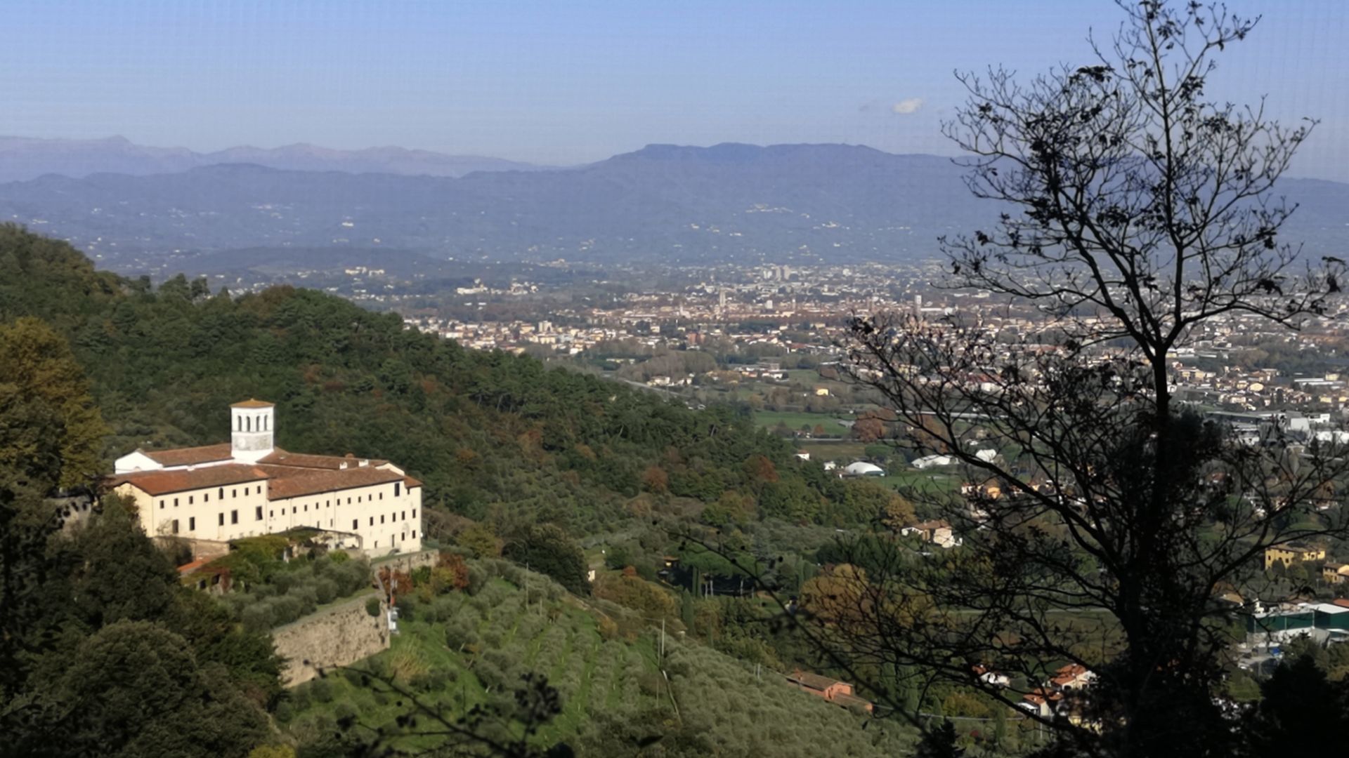 vue de la Plaine de Lucques depuis le couvent de San Cerbone sur le Mont Pisano