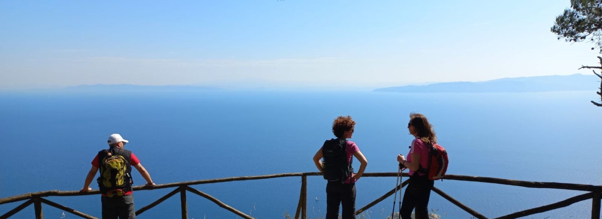 Trekking all'isola del Giglio Vista Mare Trekking all'isola del Giglio Vista Mare