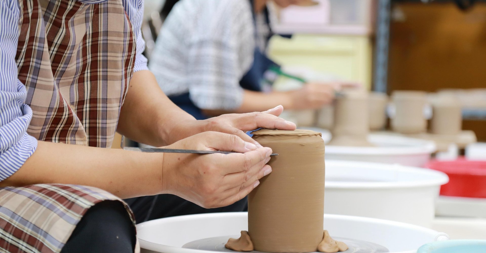 Realizzazione di un vaso di terracotta Realizzazione di un vaso di terracotta