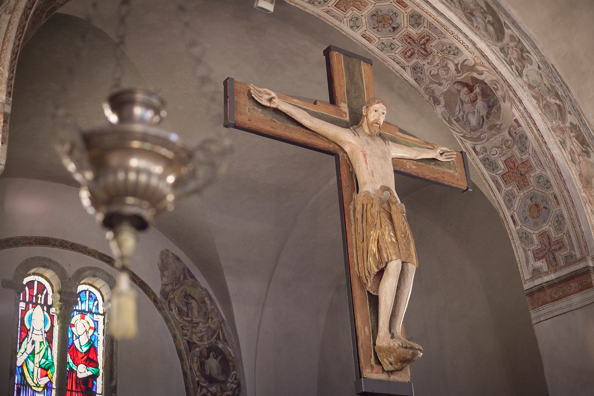 Das hölzerne Kruzifix in der Abtei San Salvatore