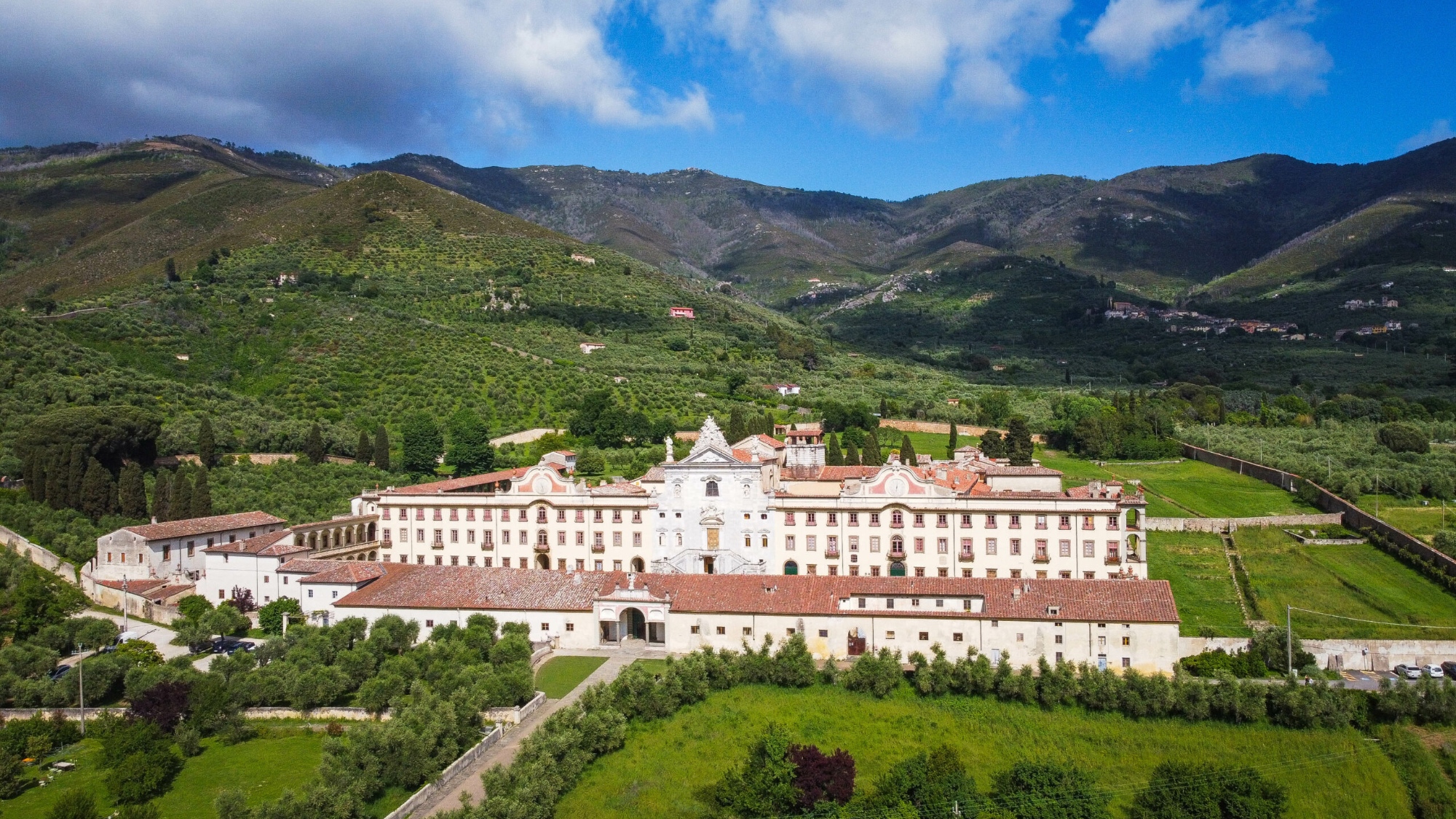 Tour in e-bike alla scoperta del borgo di Calci e dintorni