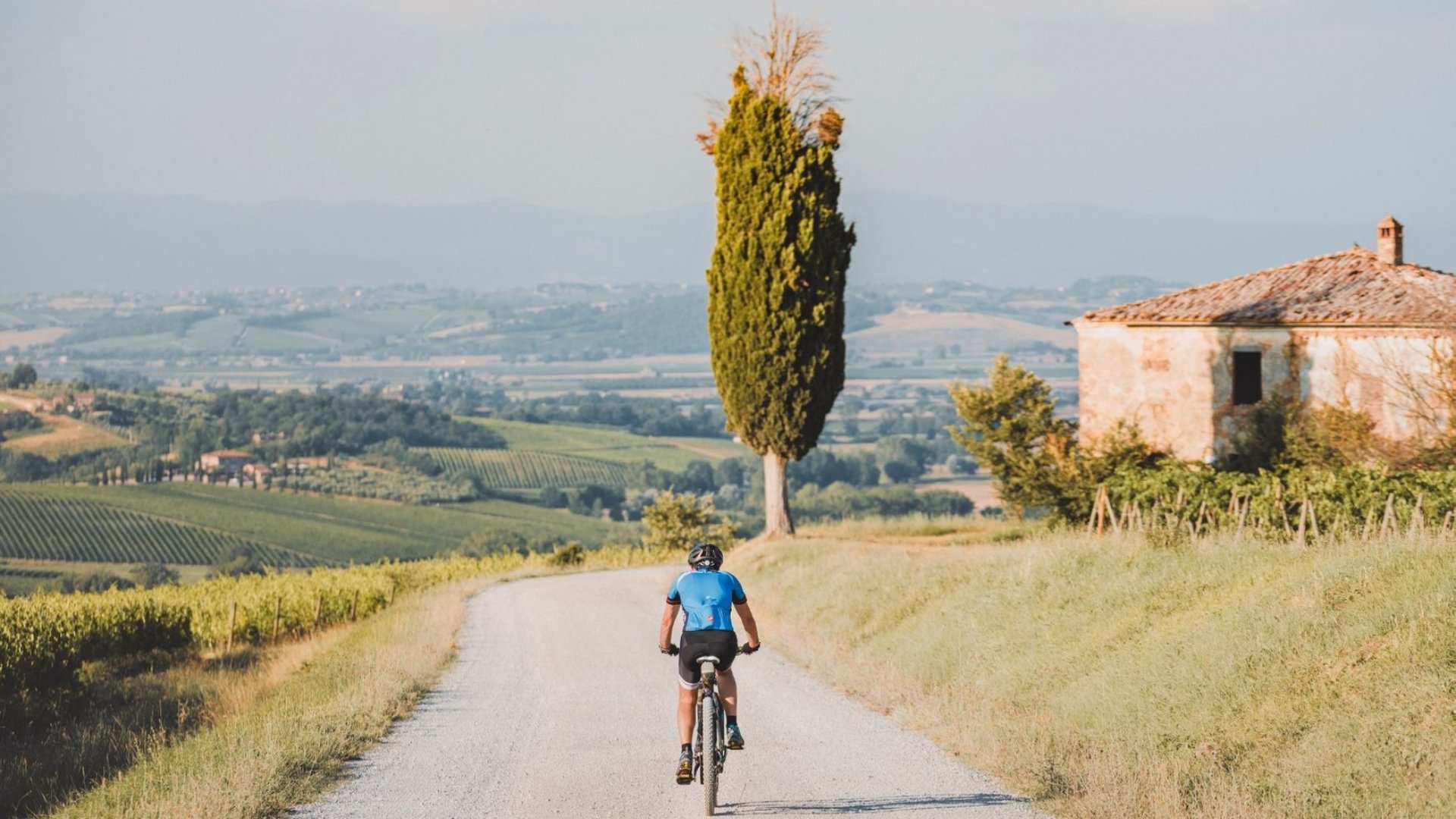 Bike tour between Val di Chio and Valdichiana