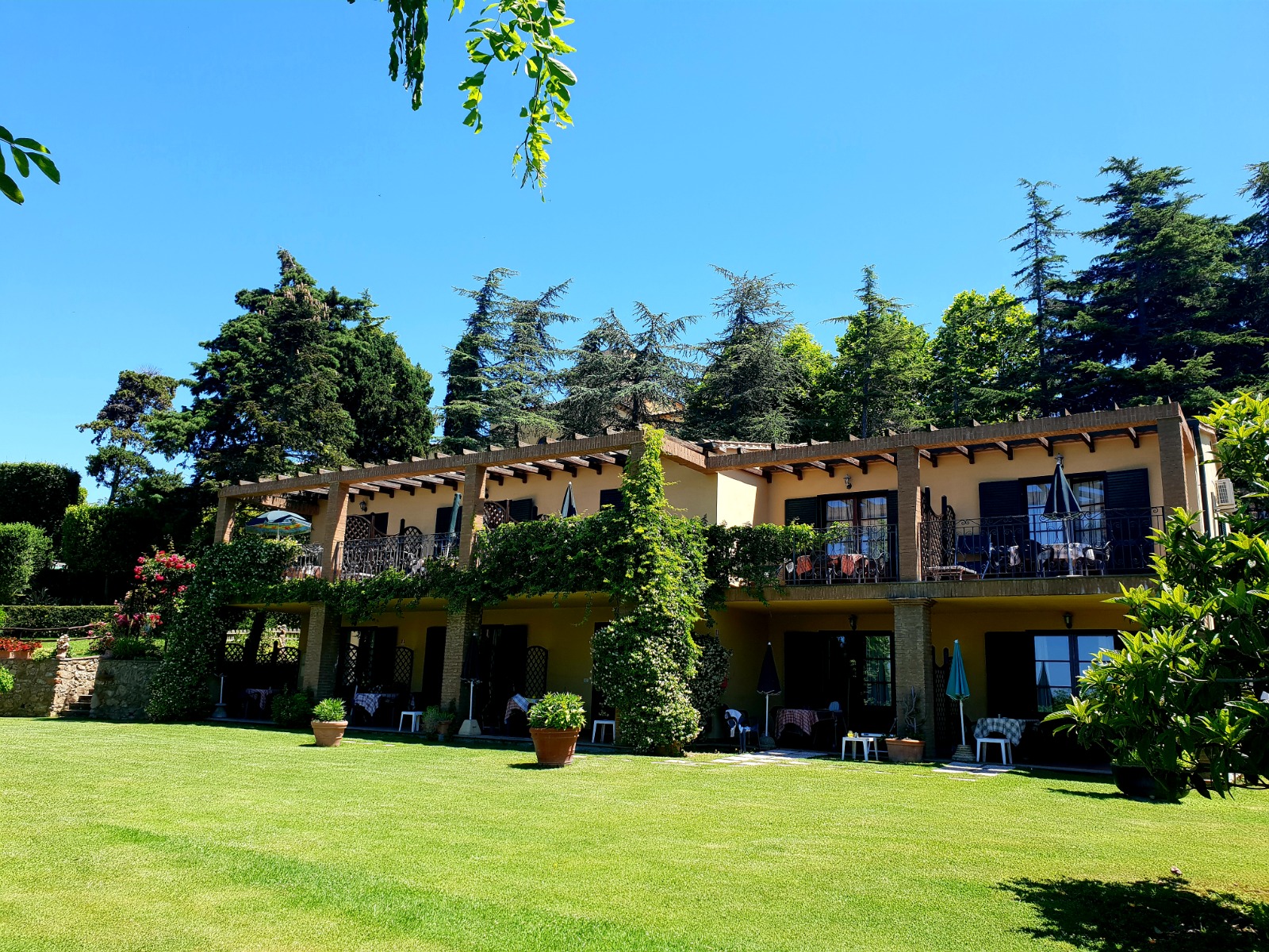 Dipendenze, Annexe