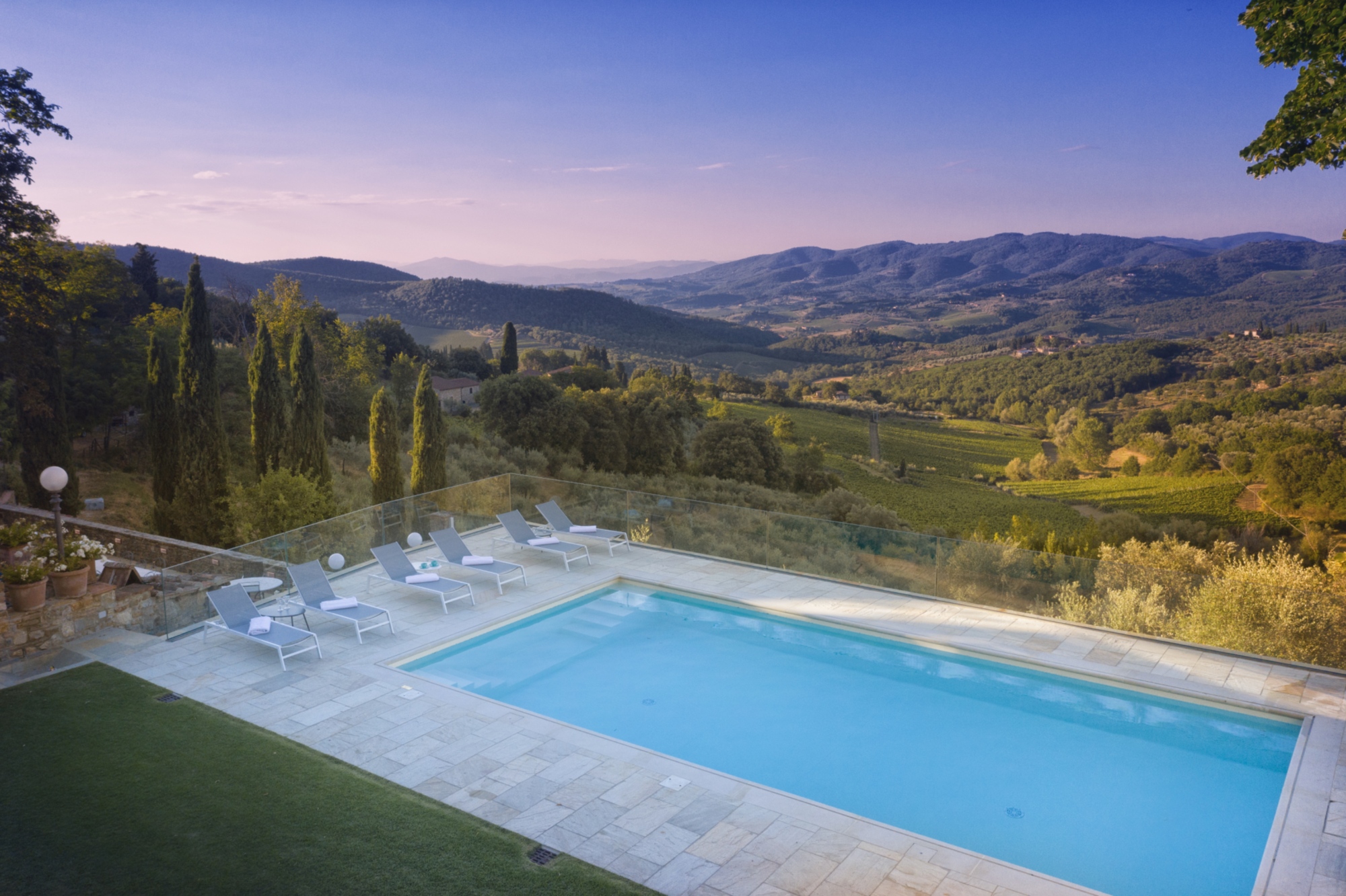 Pool with a view during the sunset at Villa la Petraia