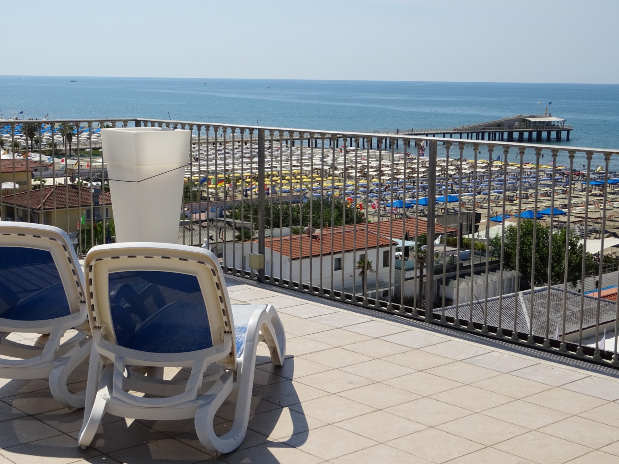 Soggiorno in hotel tre stelle della Versilia per il primo assaggio di mare