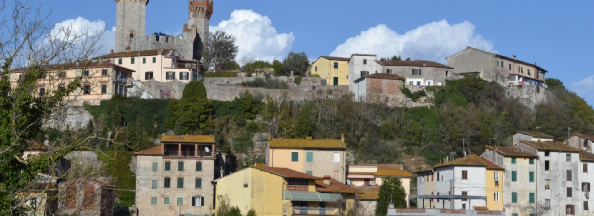 Trekking dal Castello di Nozzano alla Torre Segata nella campagna tra Lucca e Pisa Trekking dal Castello di Nozzano alla Torre Segata nella campagna tra Lucca e Pisa