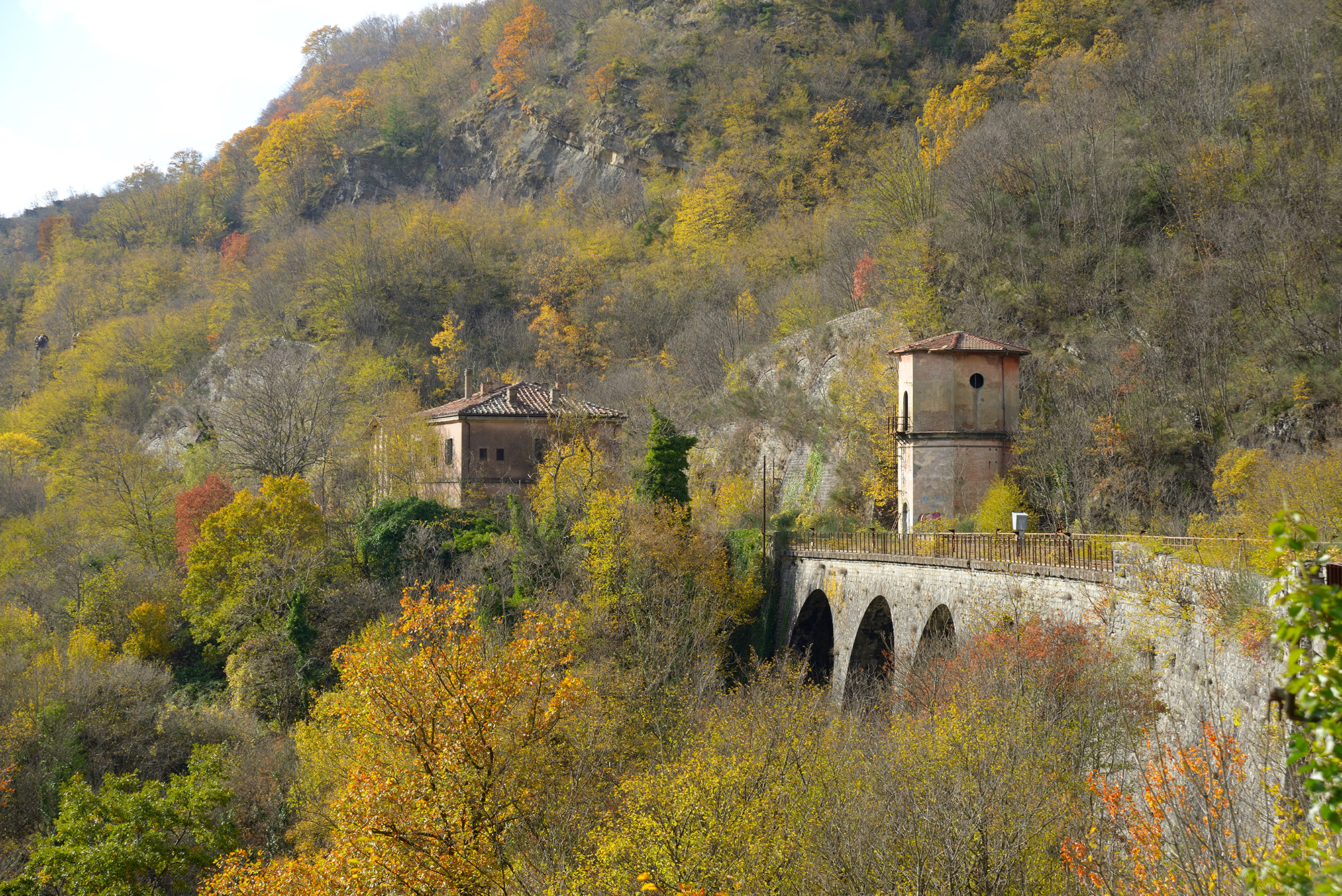 Trekking al villaggio fantasma di Fornello