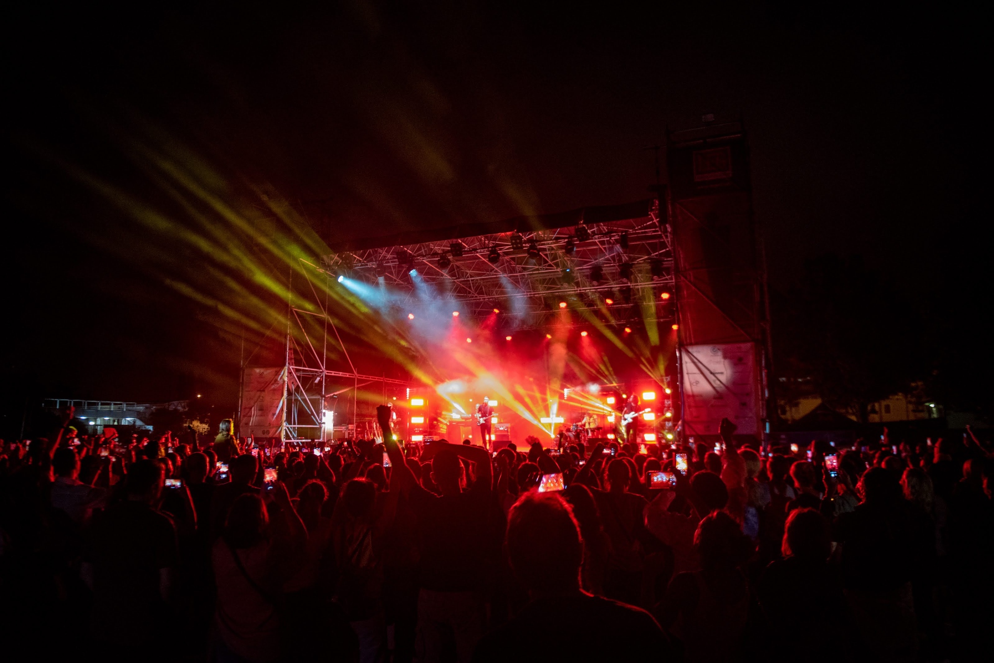 Uno dei concerti con il pubblico sotto il palco