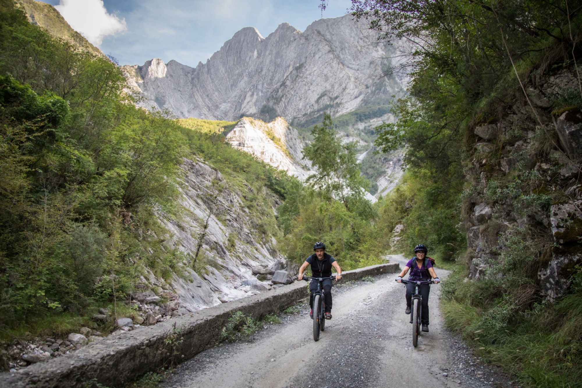 tour in e-bike sulle alpi apuane