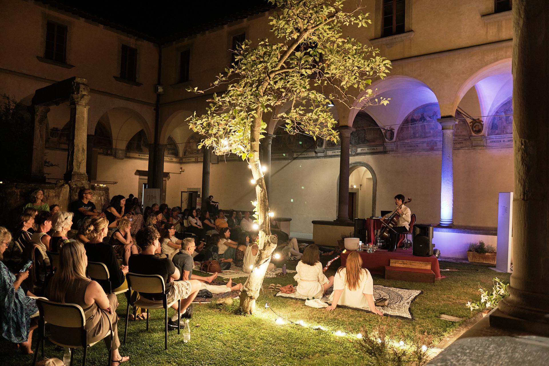 Immagine di un concerto serale