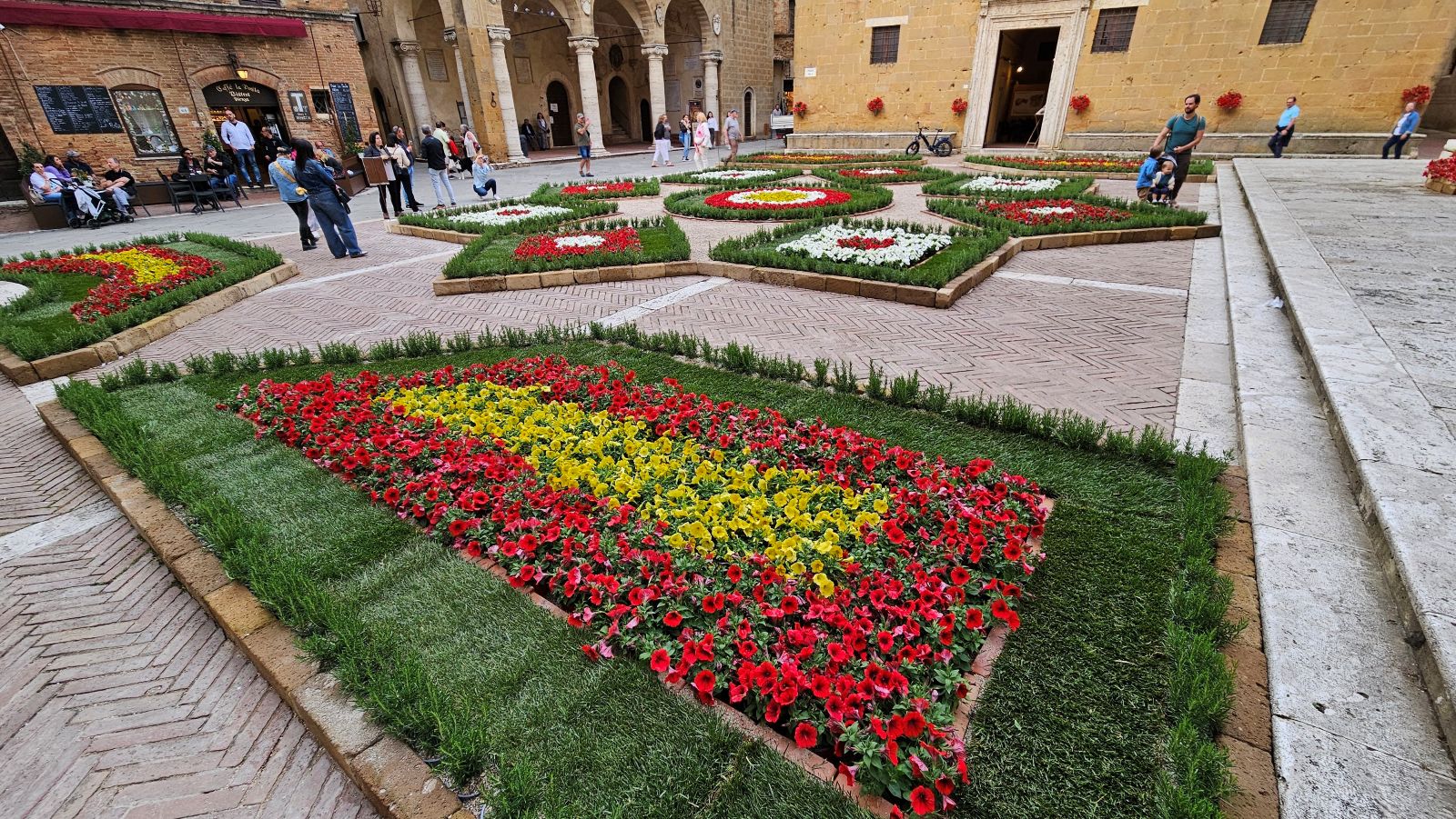 The flower festival in Pienza