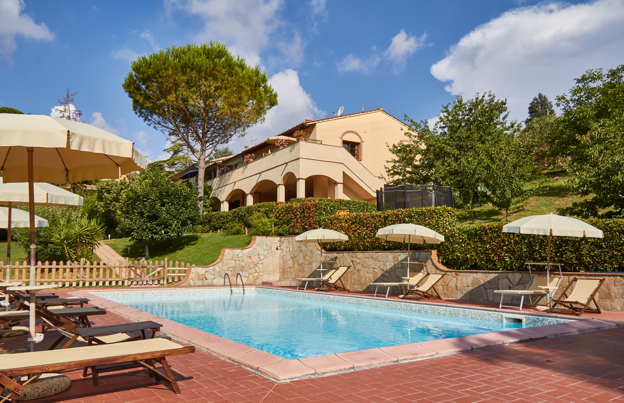 Apartments with a pool ideal for families with children on vacation in Tuscany