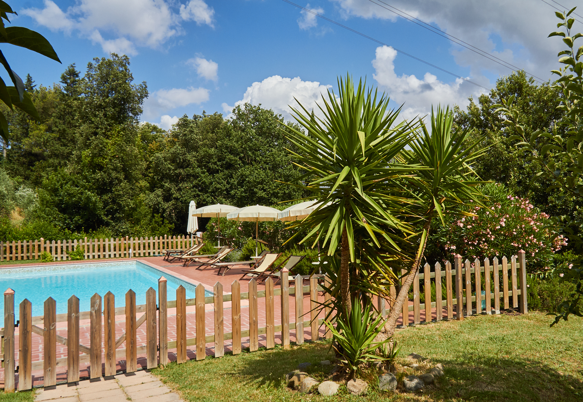 Apartments with a pool ideal for families with children on vacation in Tuscany