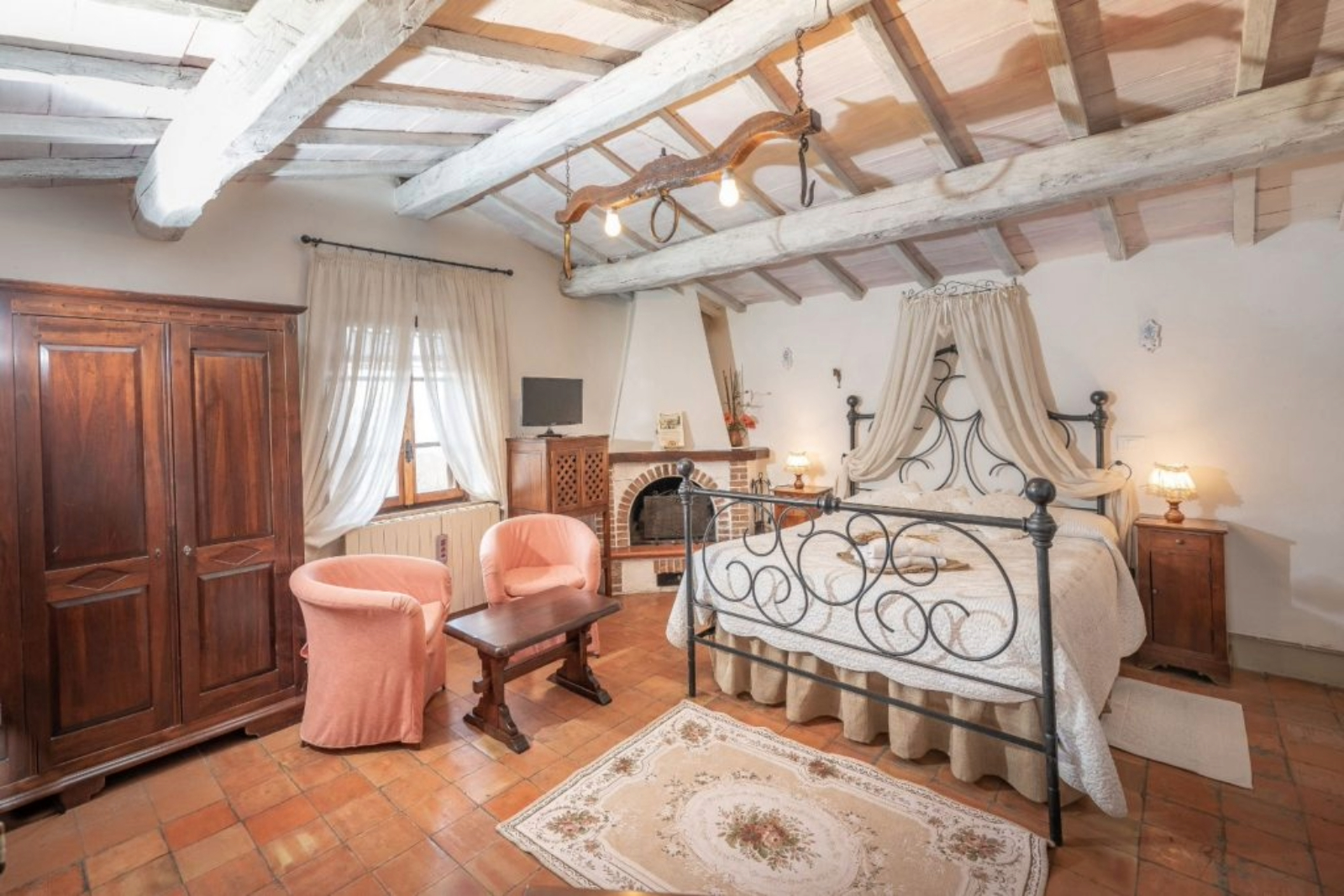 Organic farmhouse La Selvella