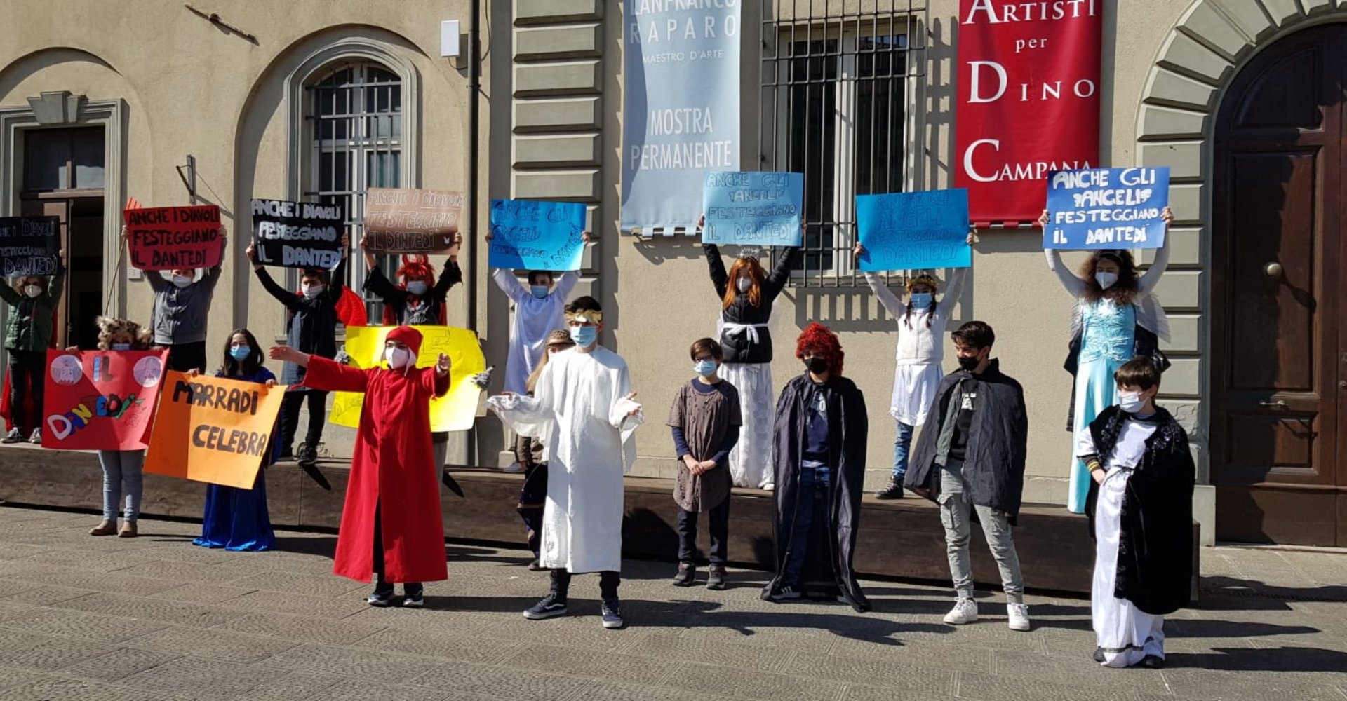 foto-di-gruppo-tris.jpeg