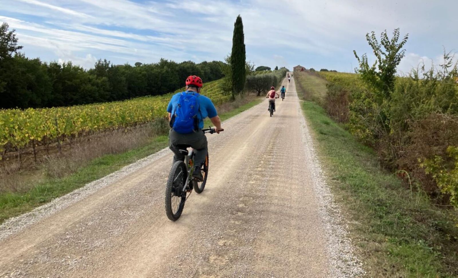 Montecarlo: e-bike tour with lunch and wine tasting