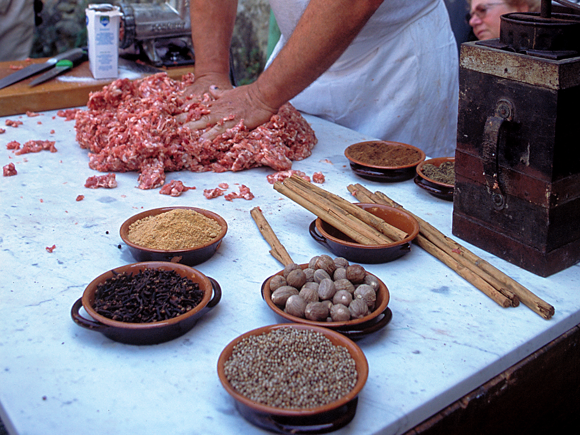 Die Zubereitung der Wurstwaren