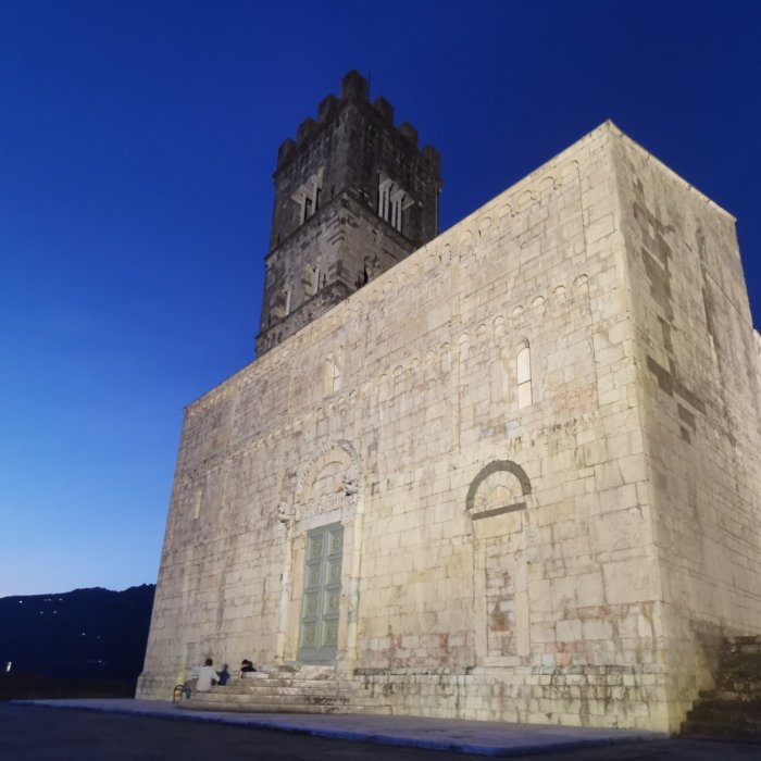 Visita Barga nella notte delle streghe