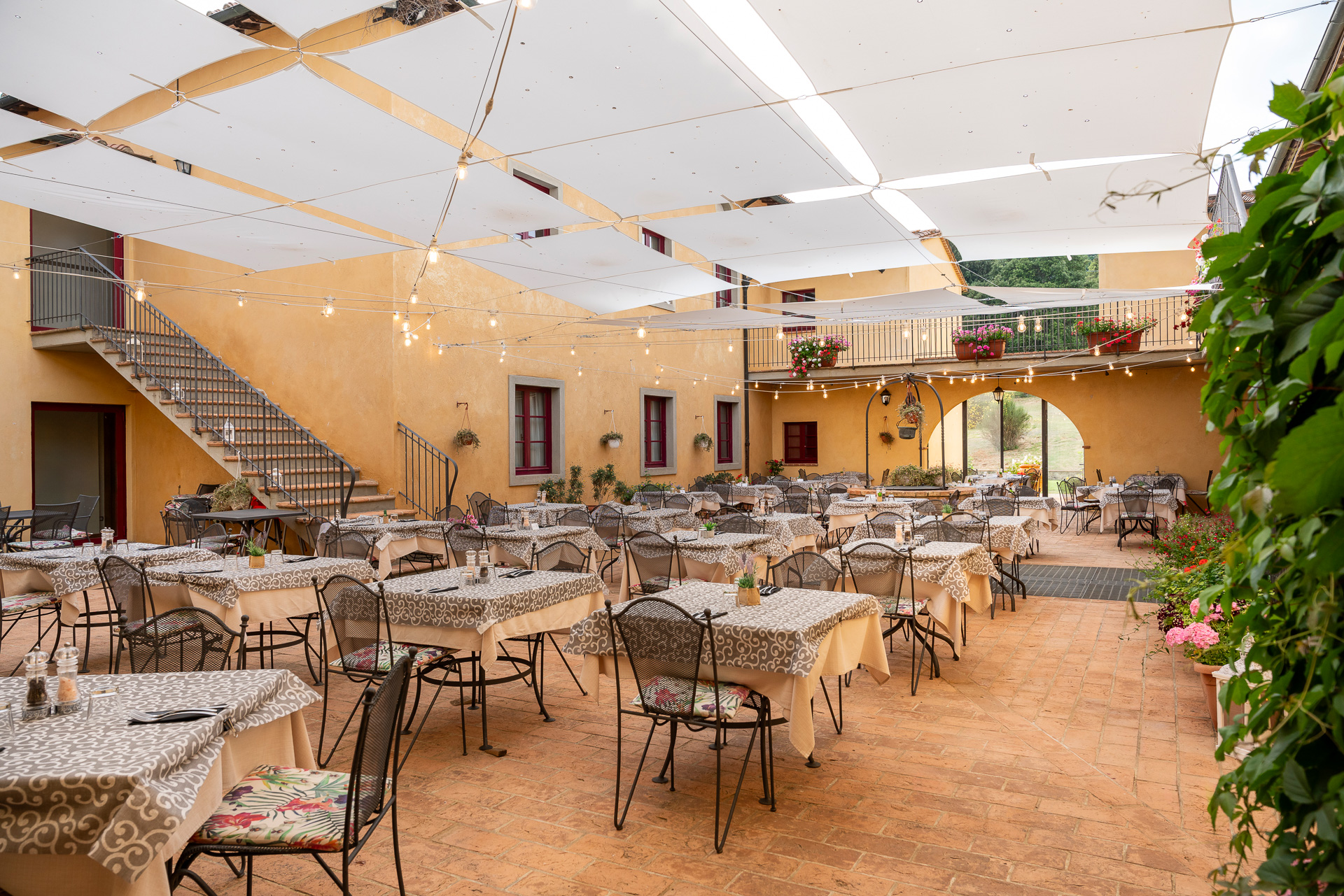 Soggiorno con menù fiorentina a San Gimignano