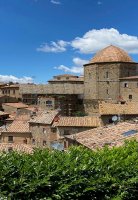 Escursione guidata al centro storico di Volterra e all'Area Naturale Protetta delle Balze
