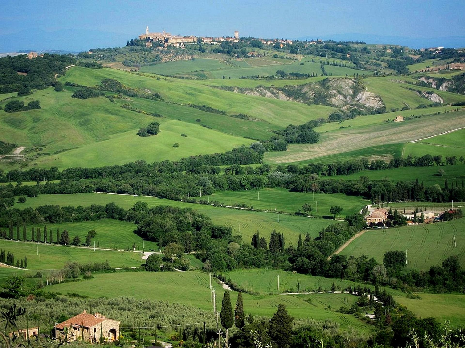 Trekking dei Borghi da Monticchiello a Montepulciano