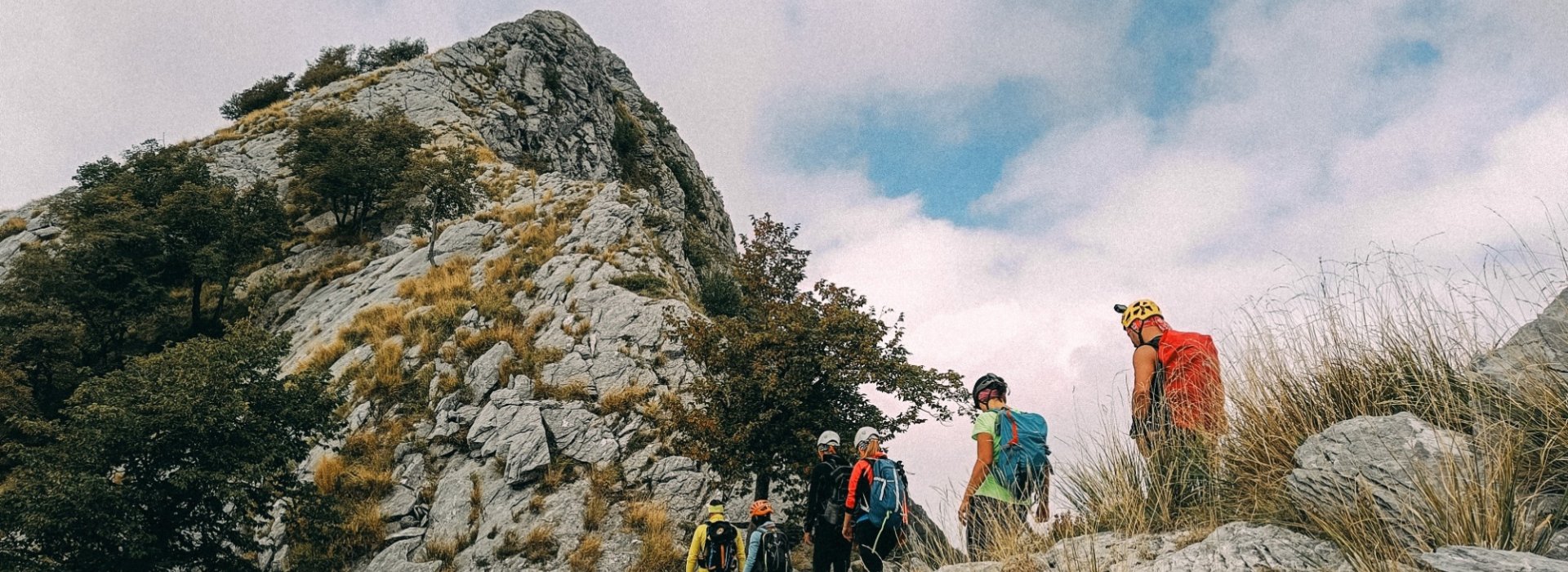 Tour per esperti sul Monte Freddone, una delle vette più belle delle Apuane, con vista eccezionale sul Mar Ligure Tour per esperti sul Monte Freddone, una delle vette più belle delle Apuane, con vista eccezionale sul Mar Ligure