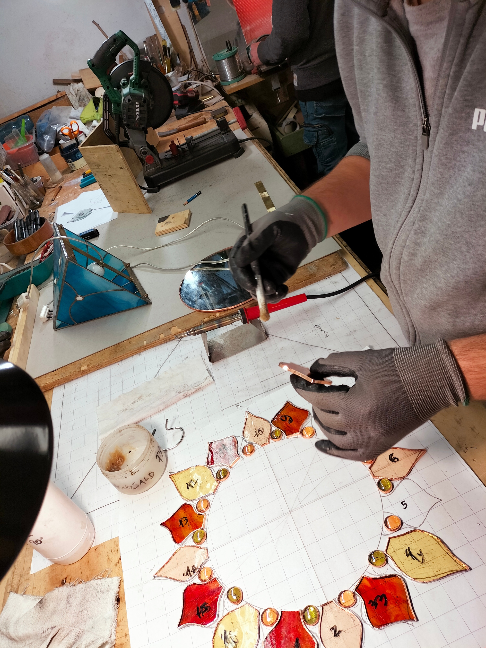 Corso intensivo sulle tecniche di lavorazione del vetro a Lucca